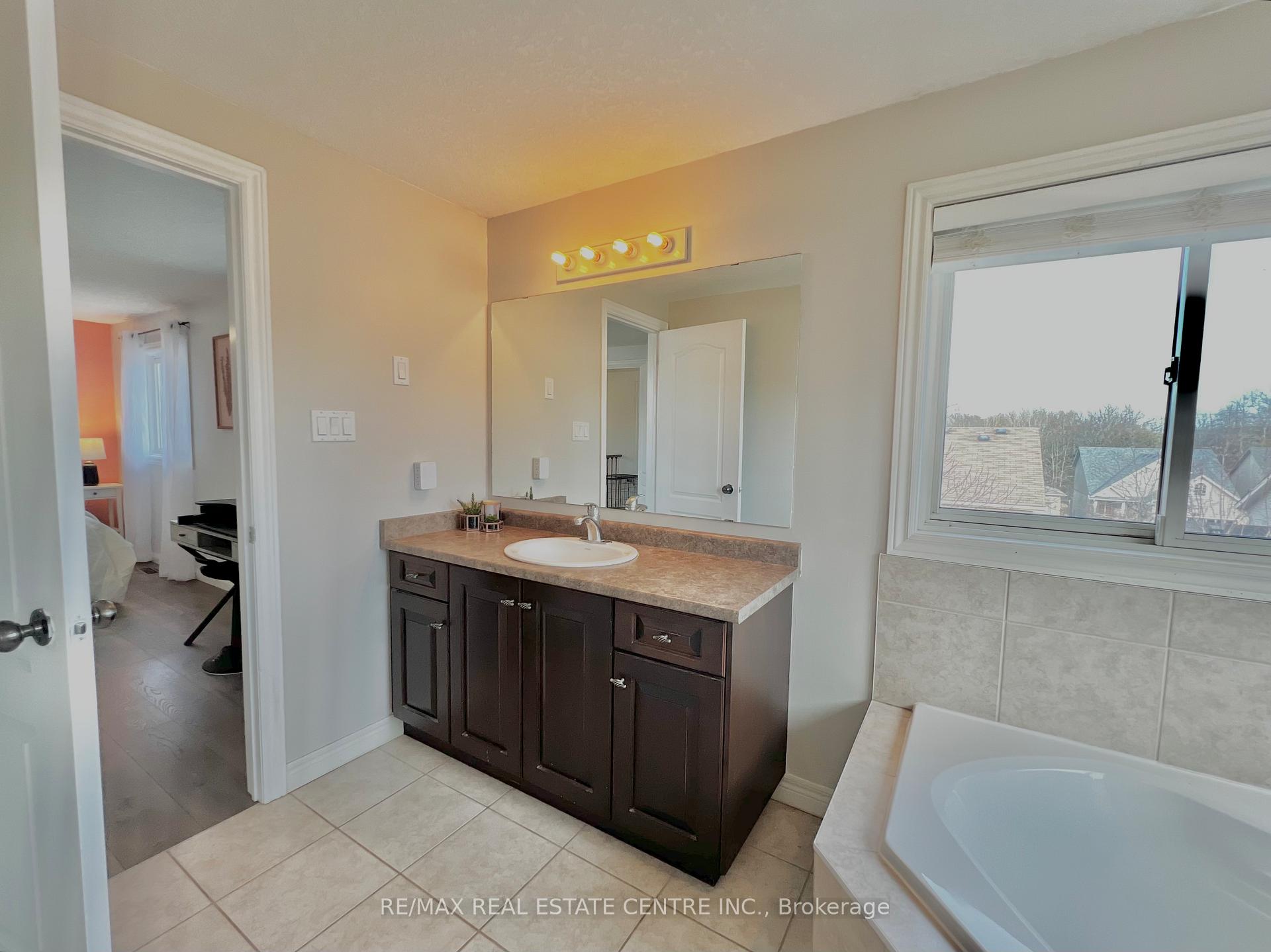 Photo 31 of 329 Rintoul Crescent, Shelburne — HOMEH