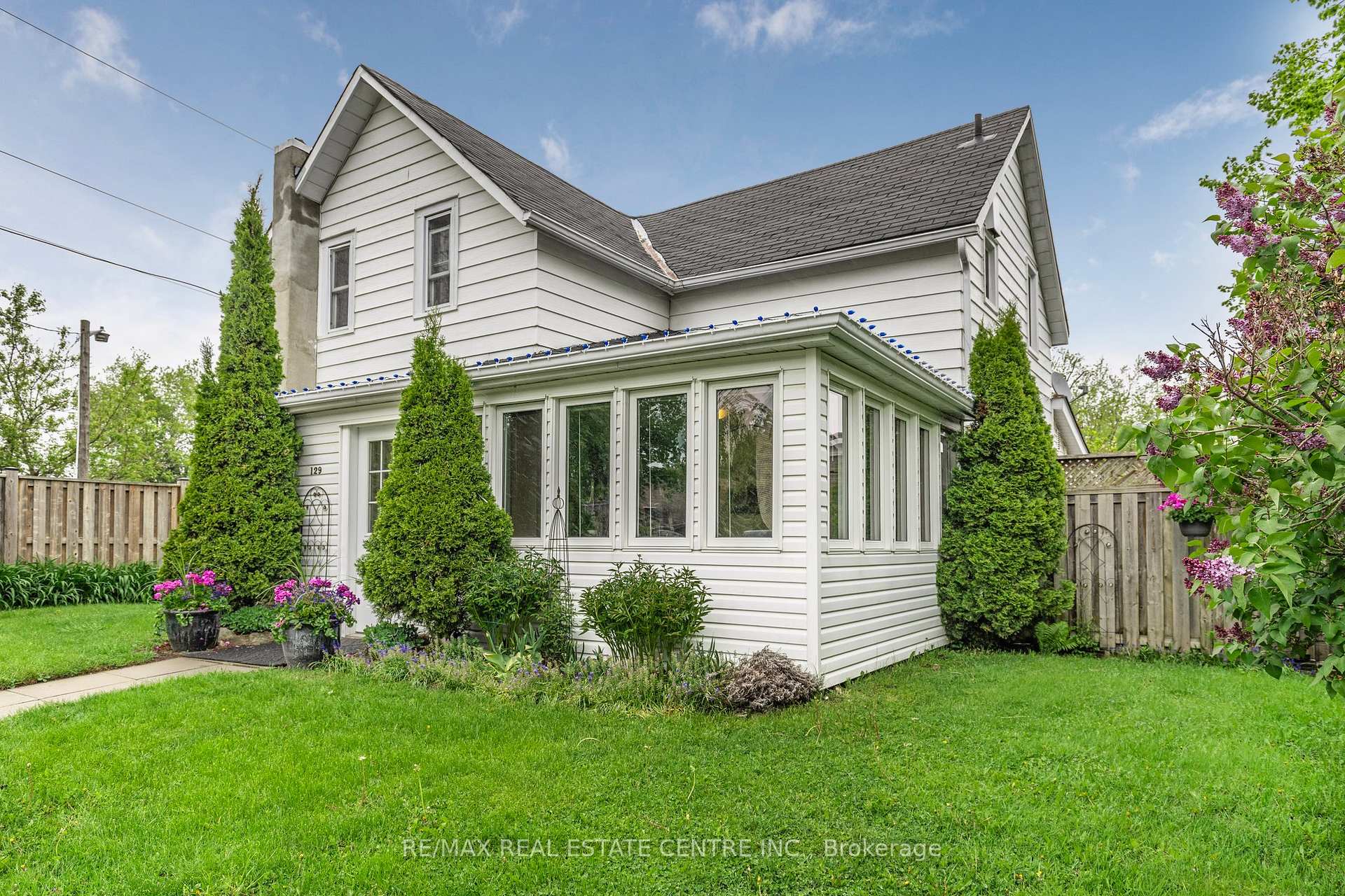 Photo 3 of 129 Dufferin Street, Shelburne — HOMEH