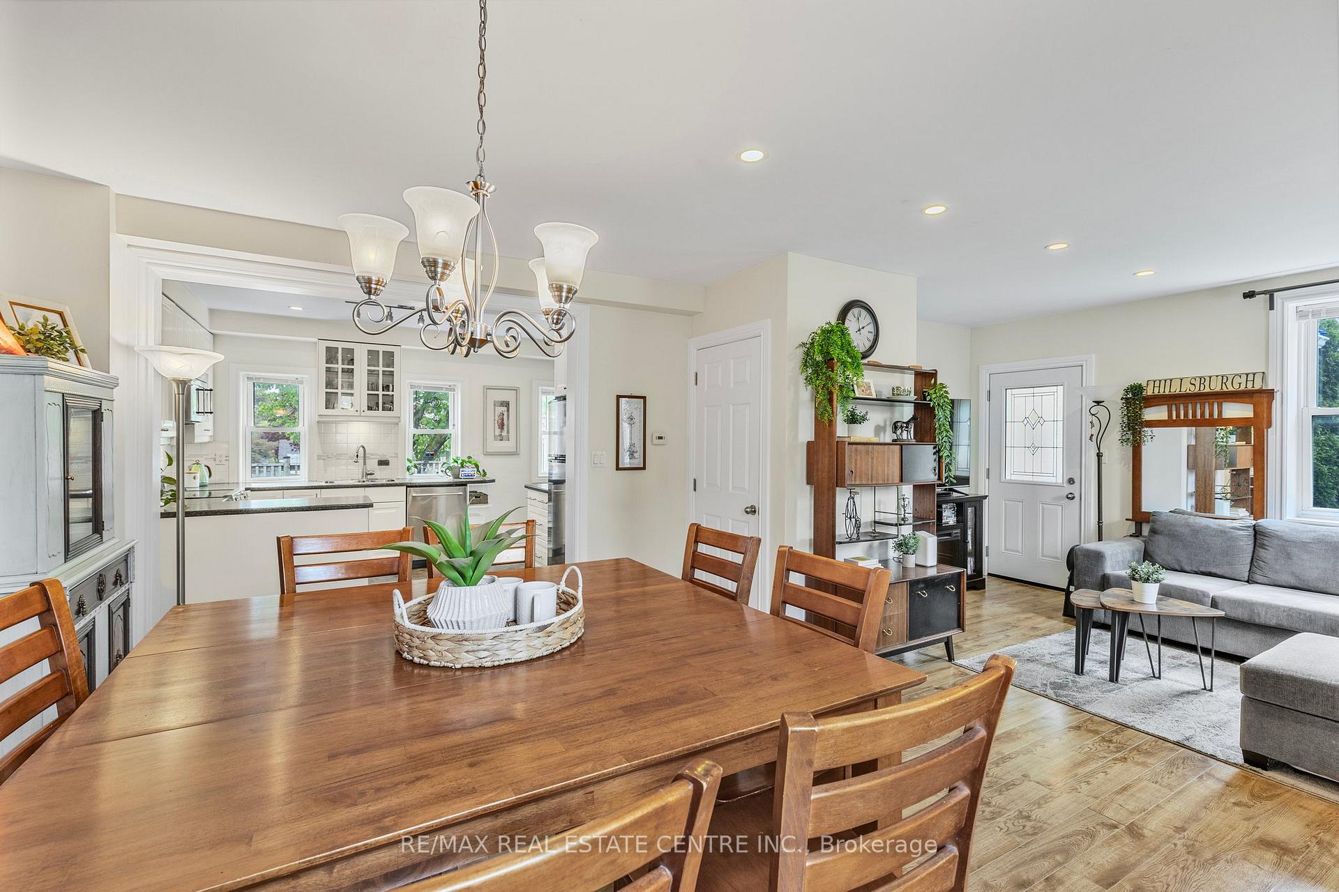 Photo 11 of 129 Dufferin Street, Shelburne — HOMEH