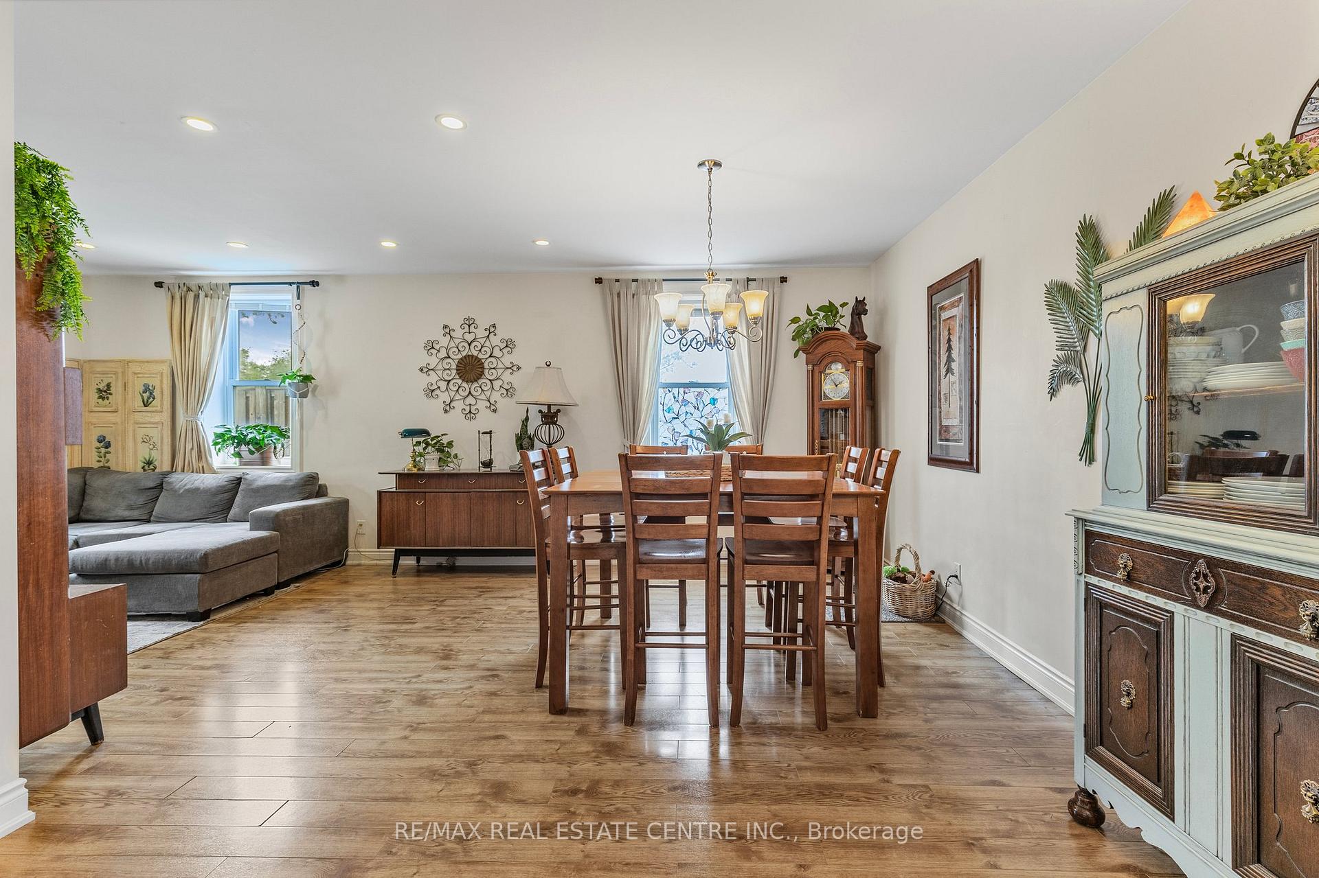 Photo 12 of 129 Dufferin Street, Shelburne — HOMEH