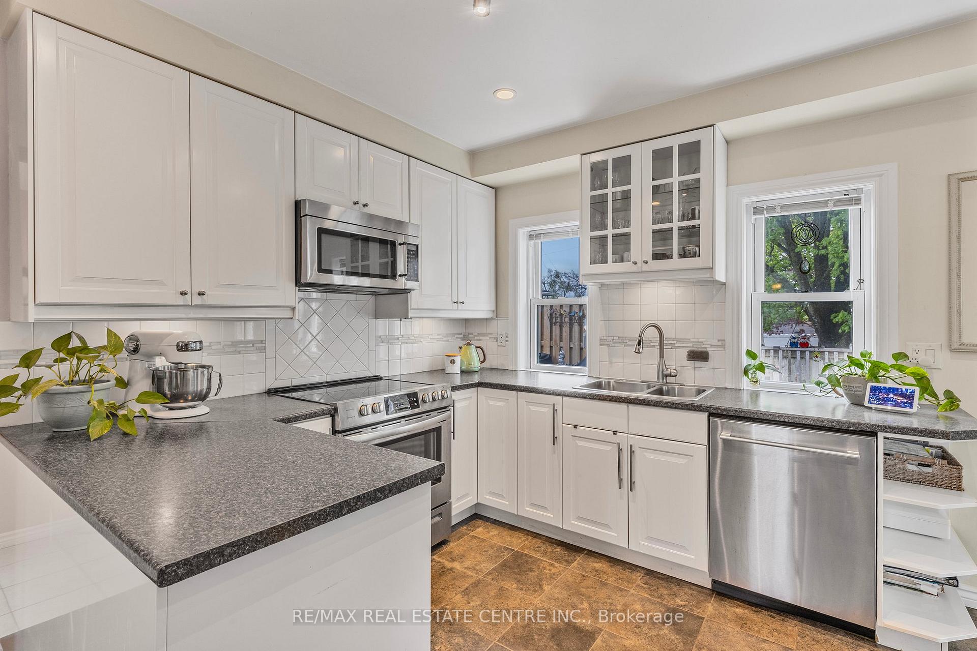 Photo 15 of 129 Dufferin Street, Shelburne — HOMEH