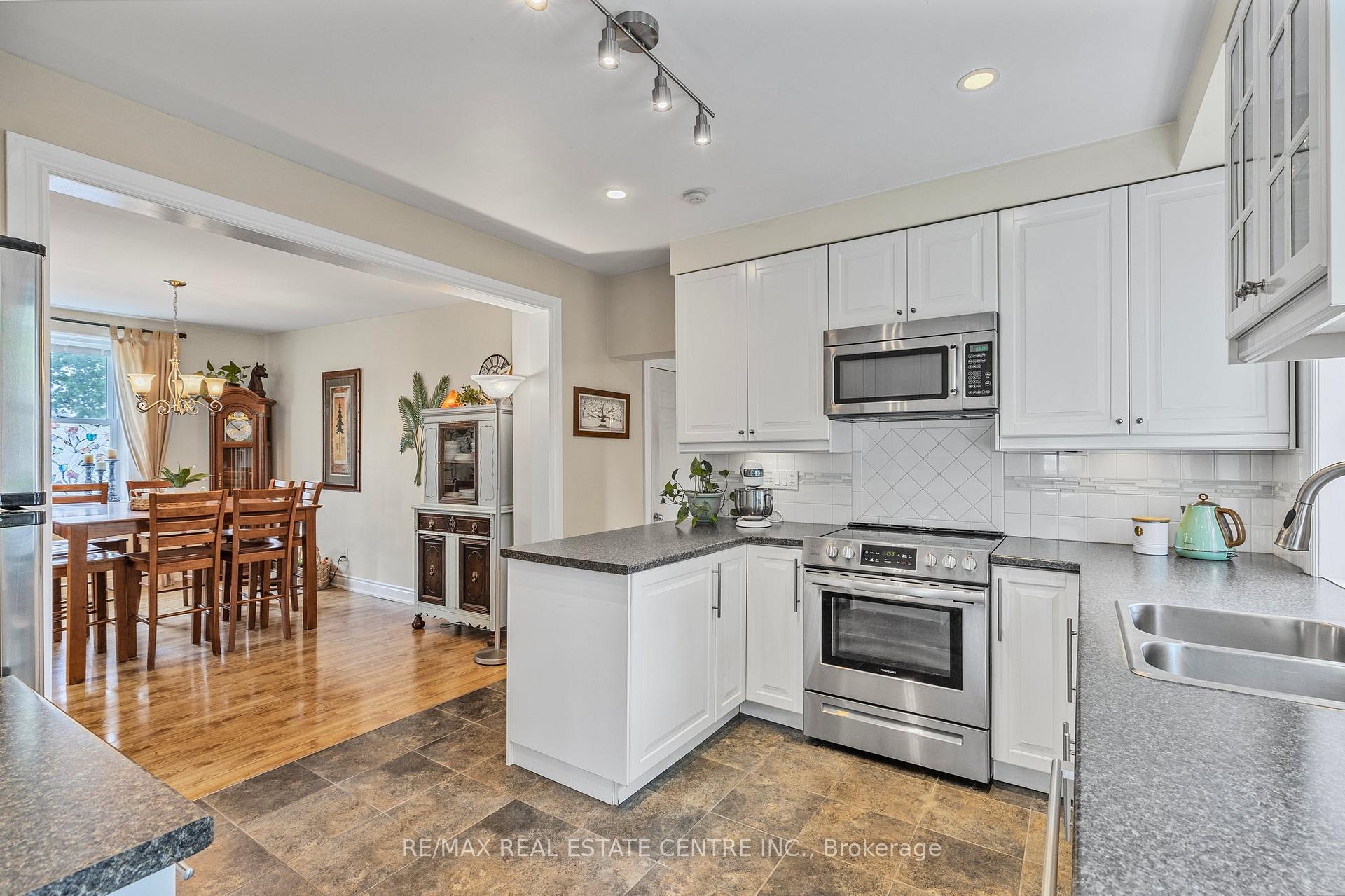 Photo 16 of 129 Dufferin Street, Shelburne — HOMEH