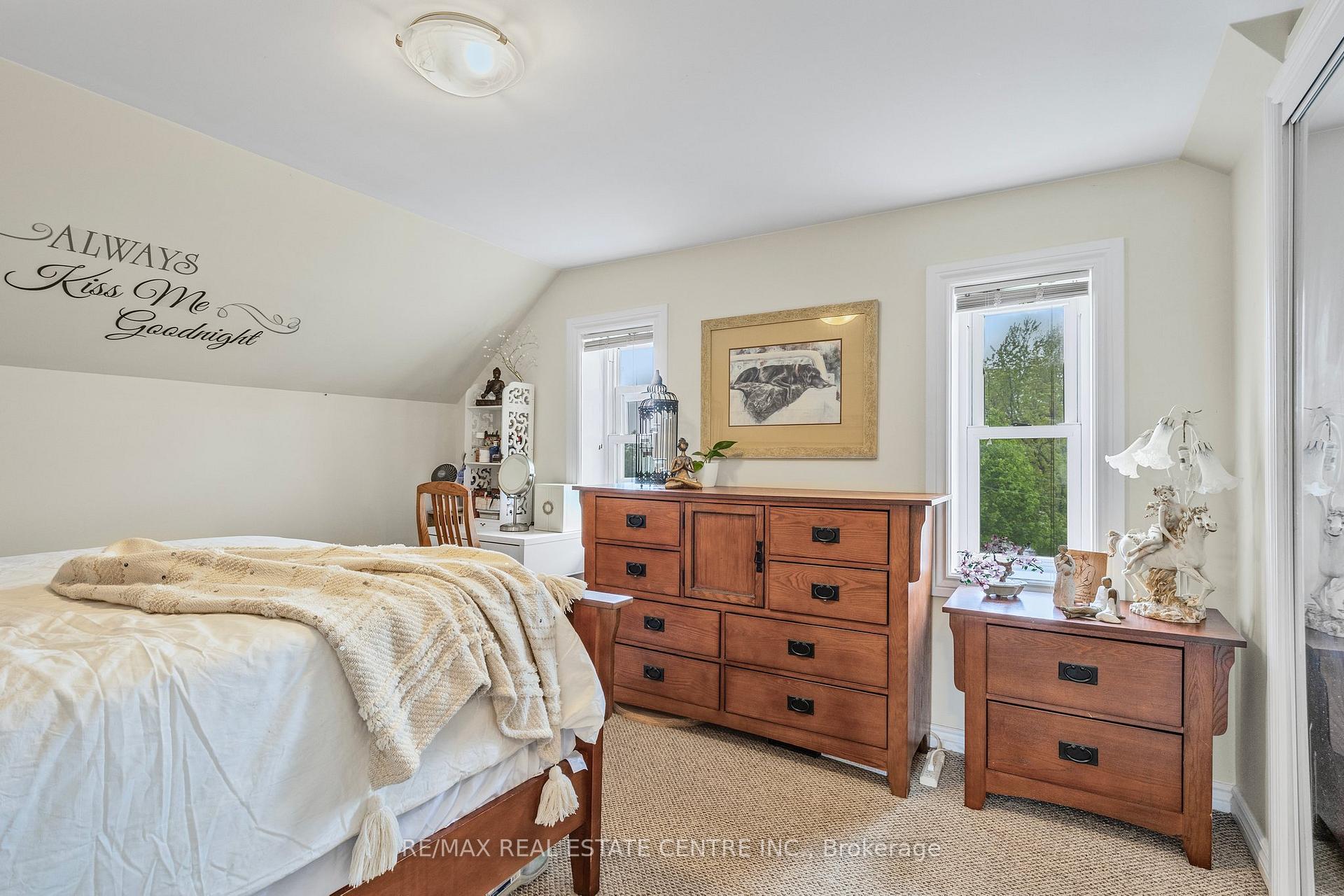 Photo 20 of 129 Dufferin Street, Shelburne — HOMEH