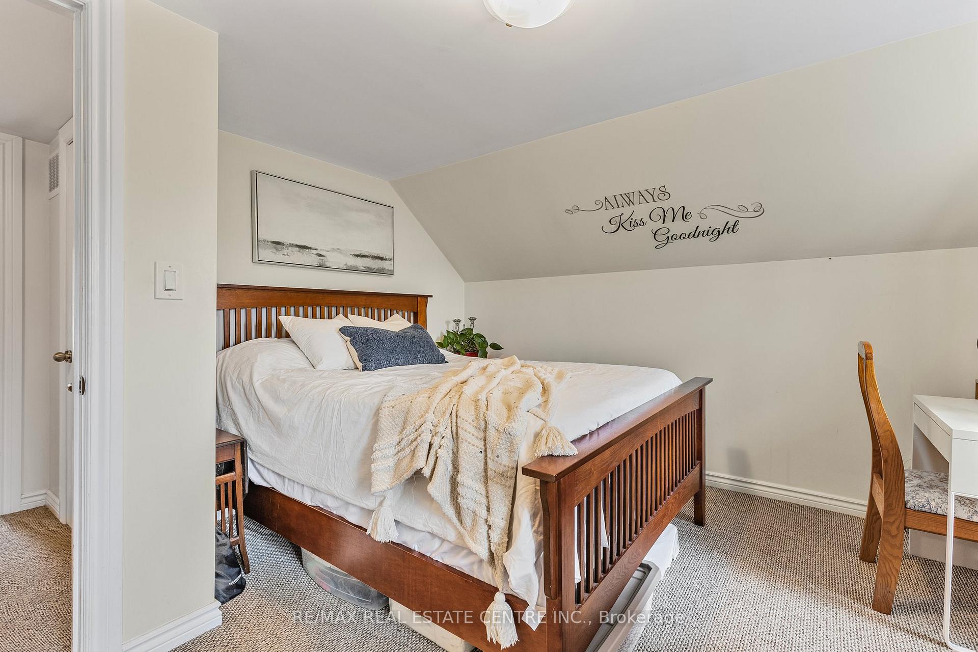 Photo 21 of 129 Dufferin Street, Shelburne — HOMEH
