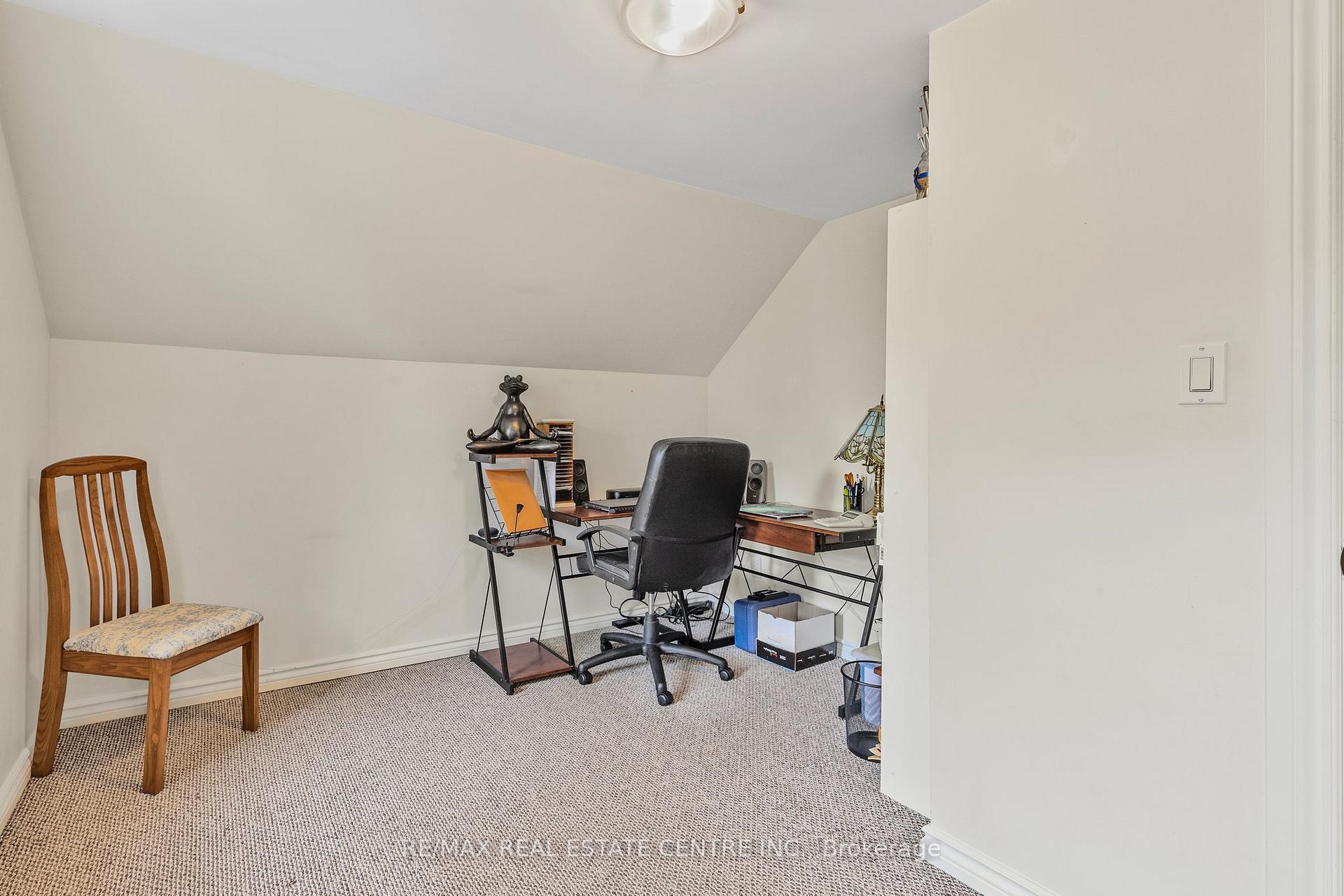 Photo 23 of 129 Dufferin Street, Shelburne — HOMEH