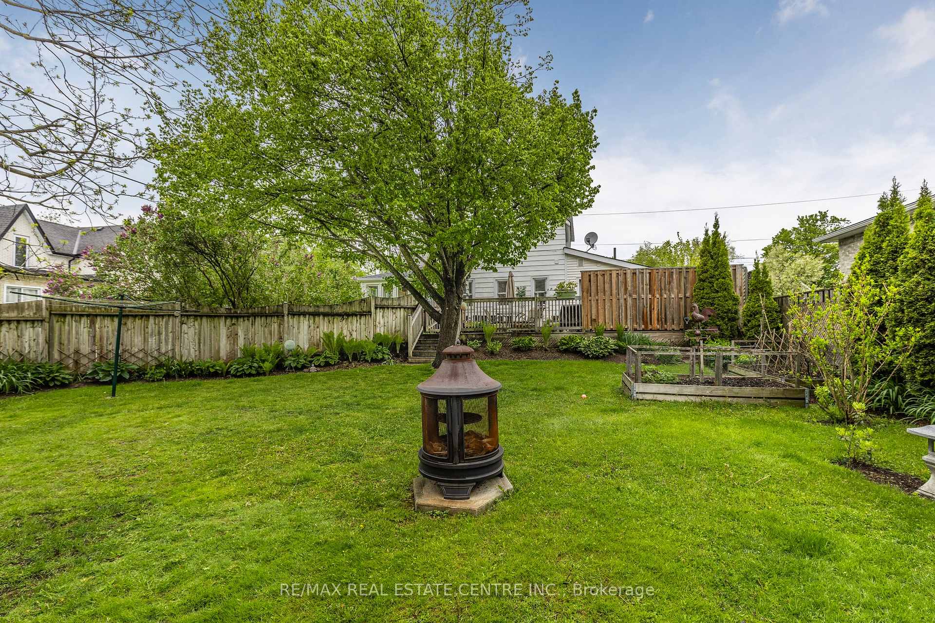 Photo 31 of 129 Dufferin Street, Shelburne — HOMEH