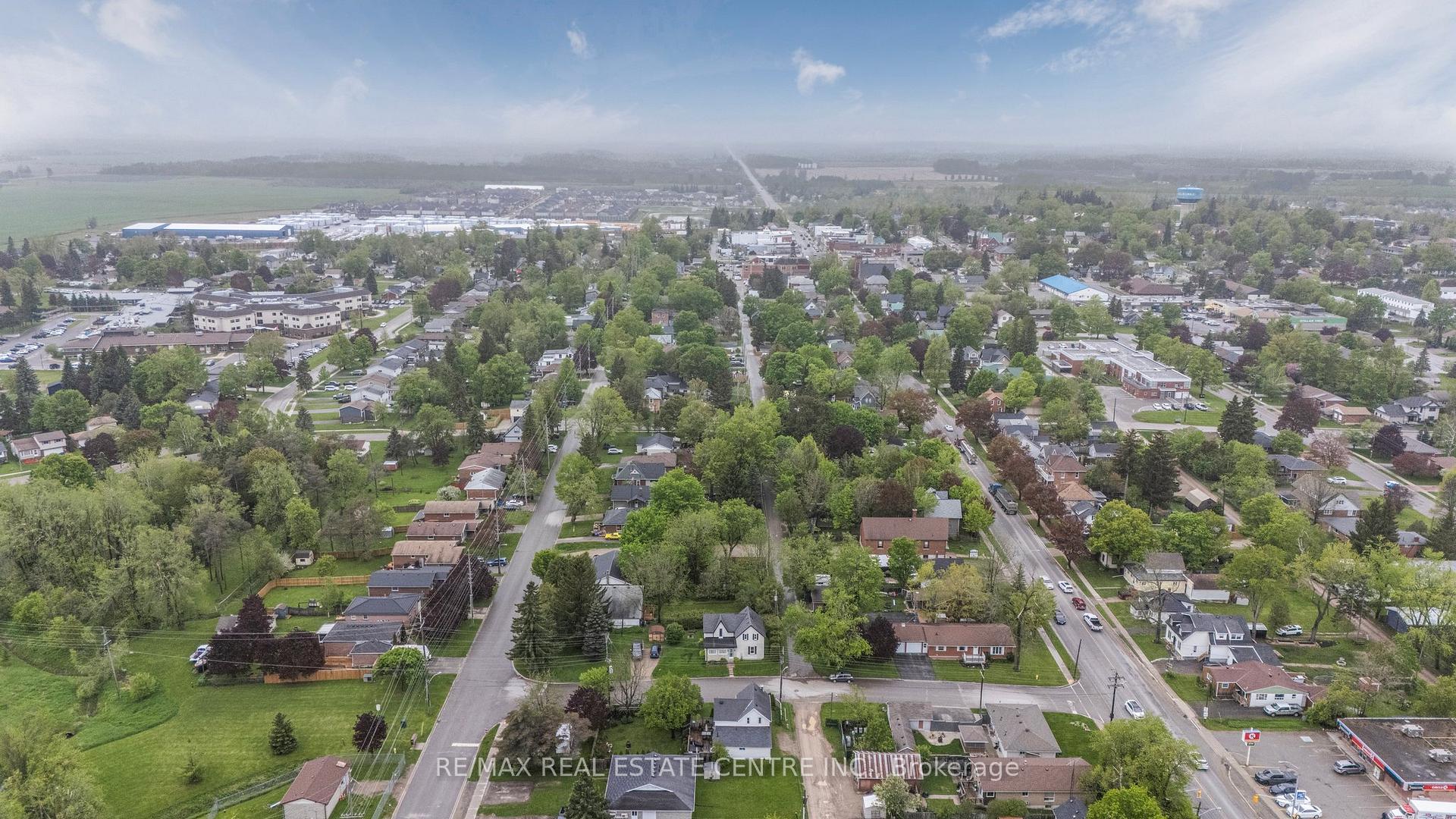 Photo 40 of 129 Dufferin Street, Shelburne — HOMEH