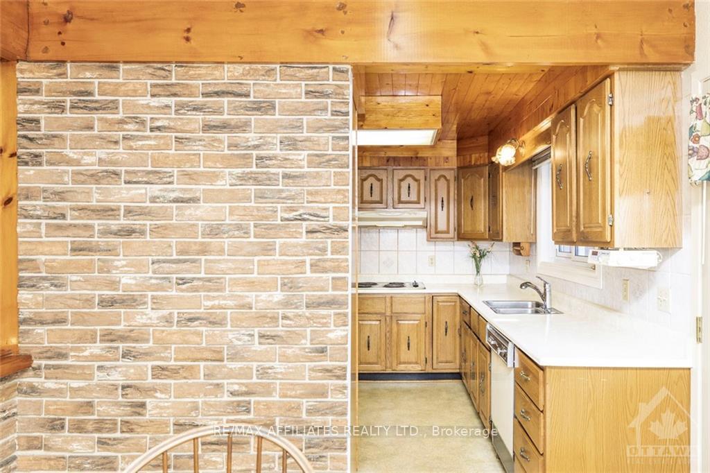 Photo 5 of 295 James Street, Renfrew — HOMEH