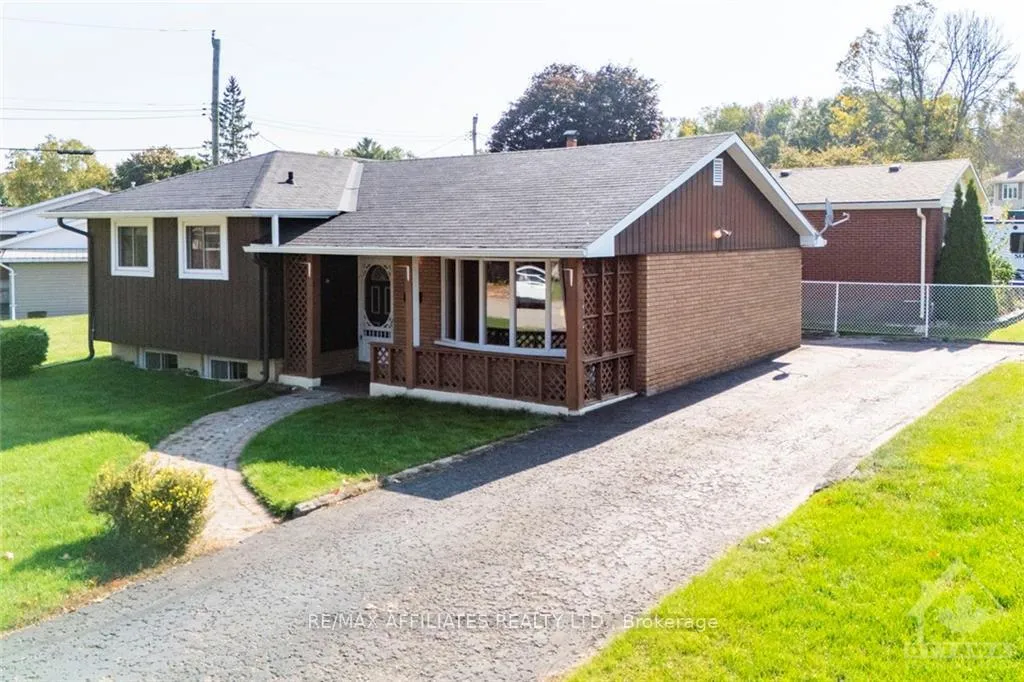 Photo 17 of 295 James Street, Renfrew — HOMEH