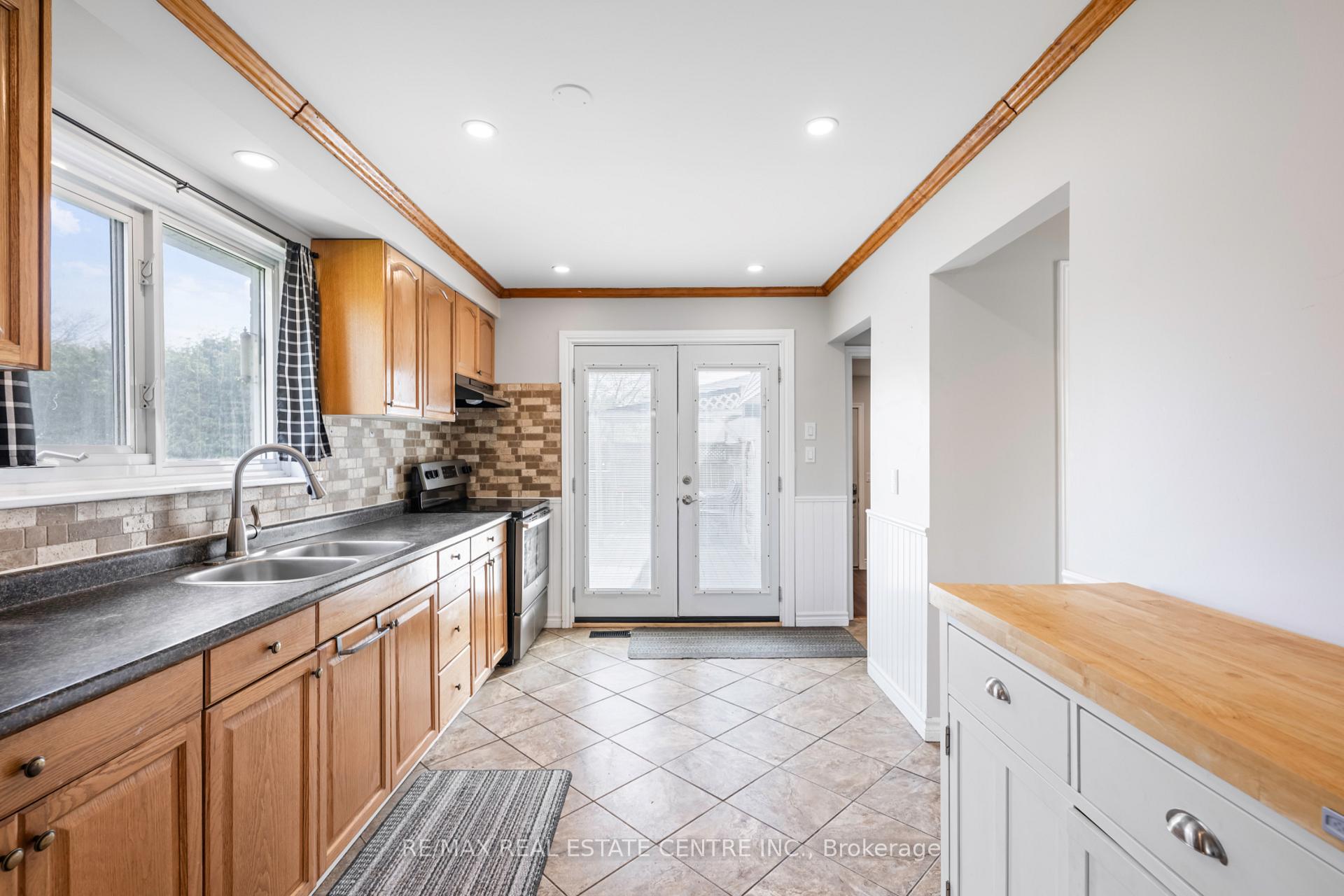 Photo 7 of 140 Susan Street, Shelburne — HOMEH