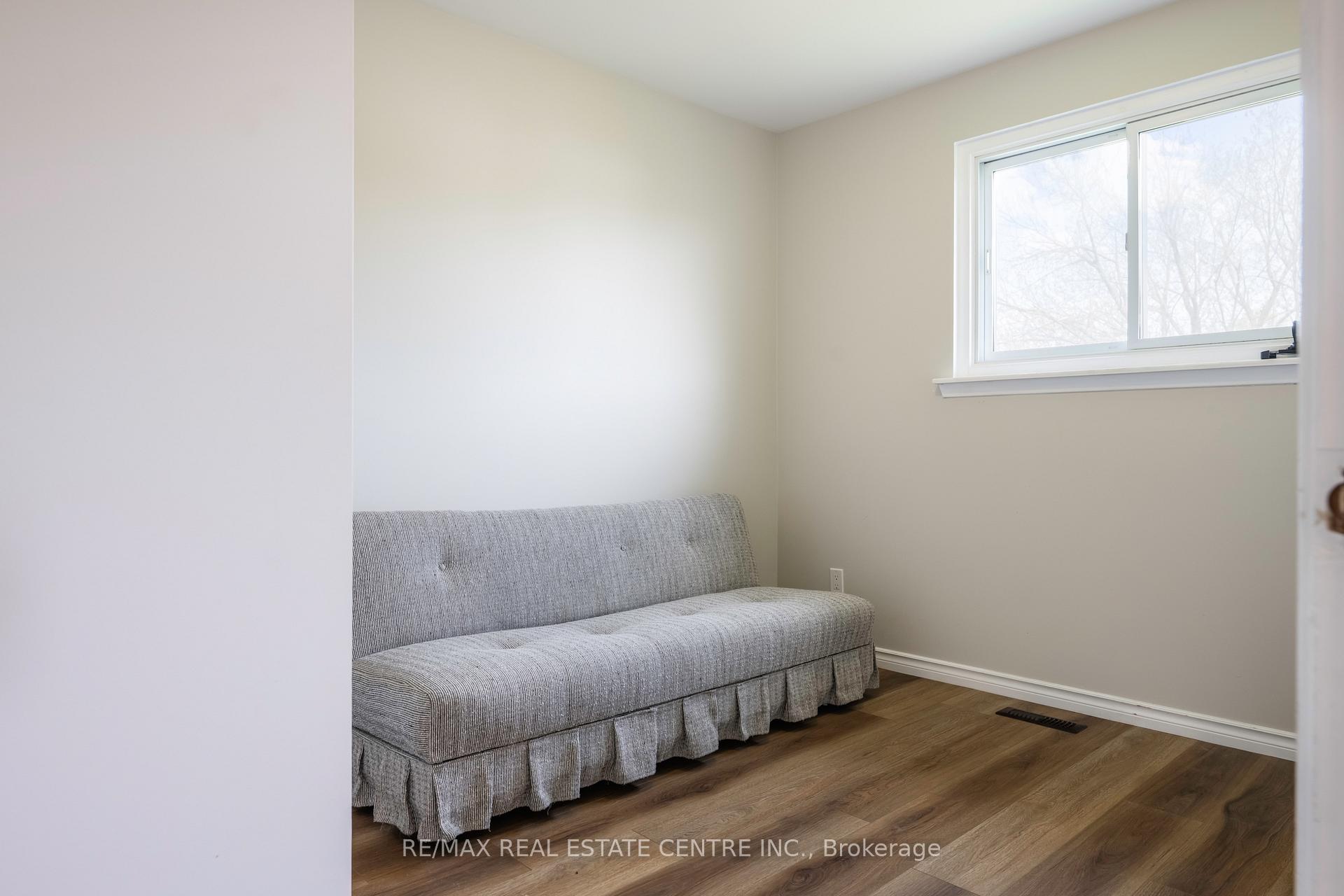 Photo 14 of 140 Susan Street, Shelburne — HOMEH
