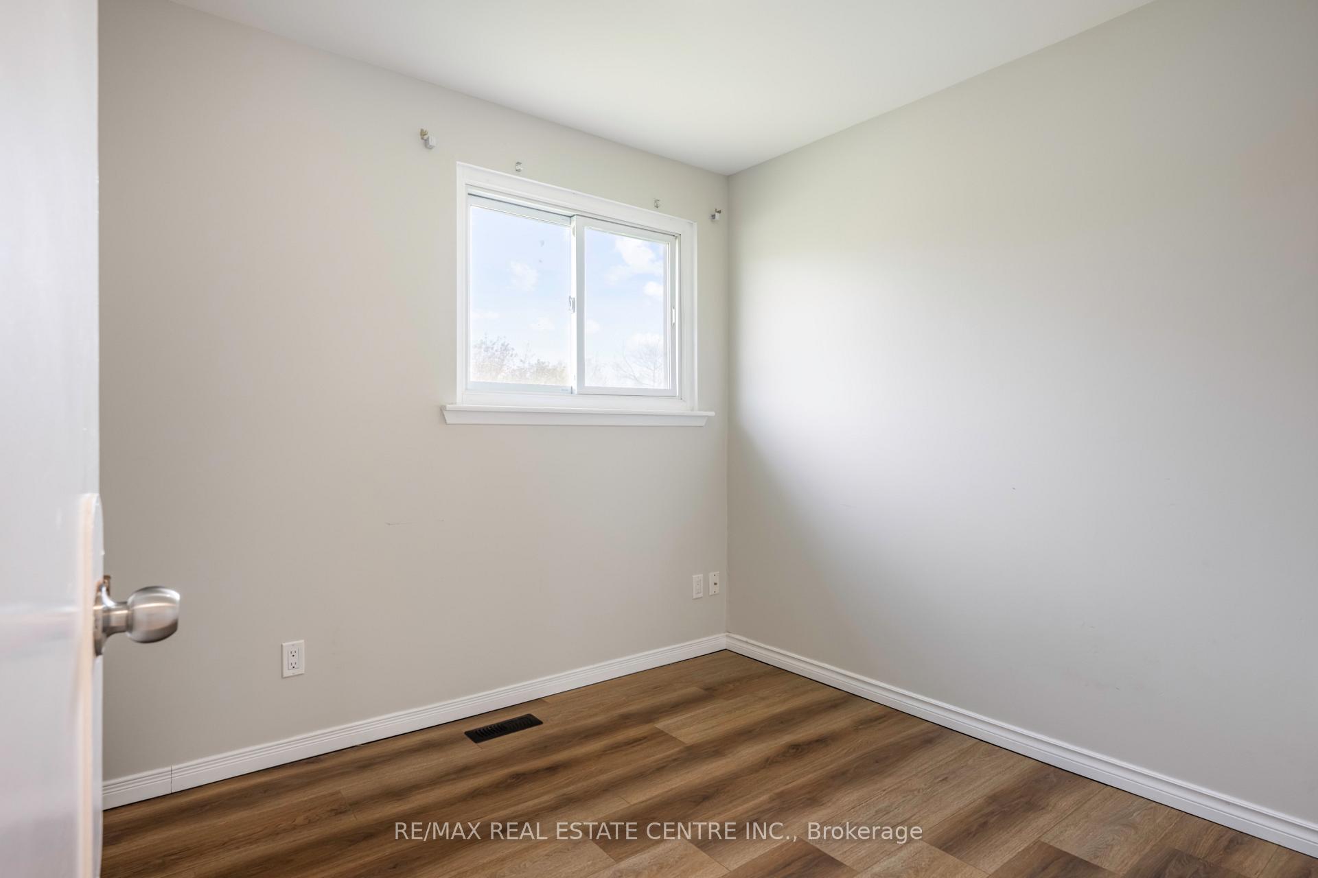 Photo 15 of 140 Susan Street, Shelburne — HOMEH