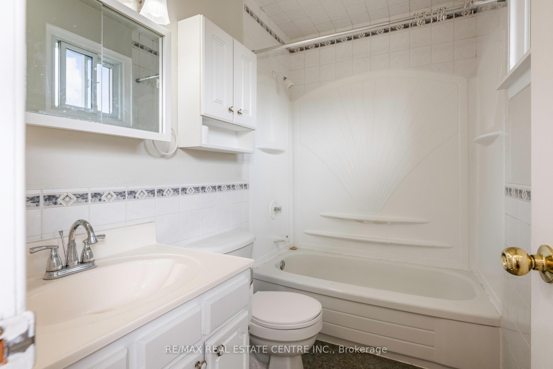 Photo 16 of 140 Susan Street, Shelburne — HOMEH