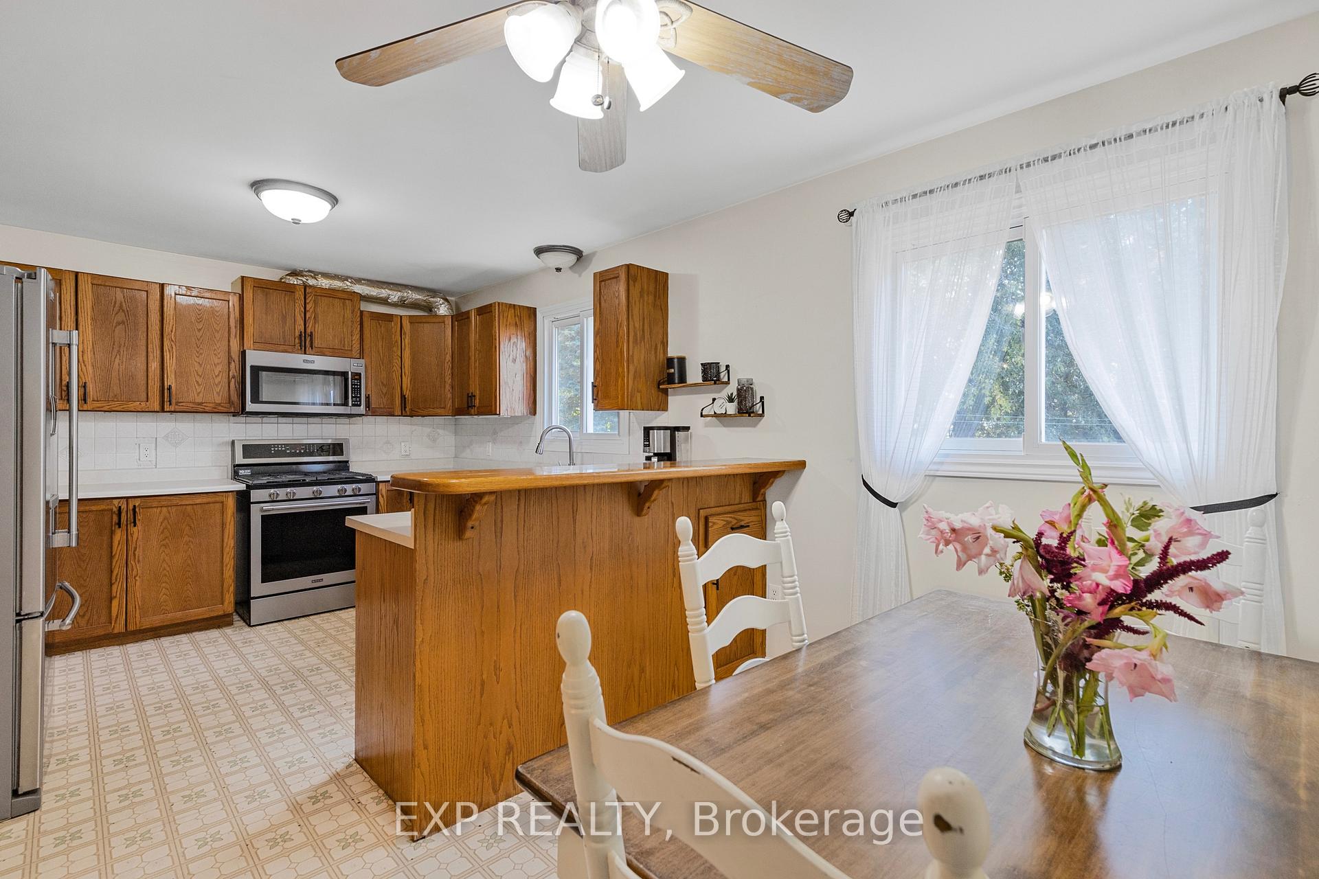 Photo 6 of 119 Franklyn Street, Shelburne — HOMEH