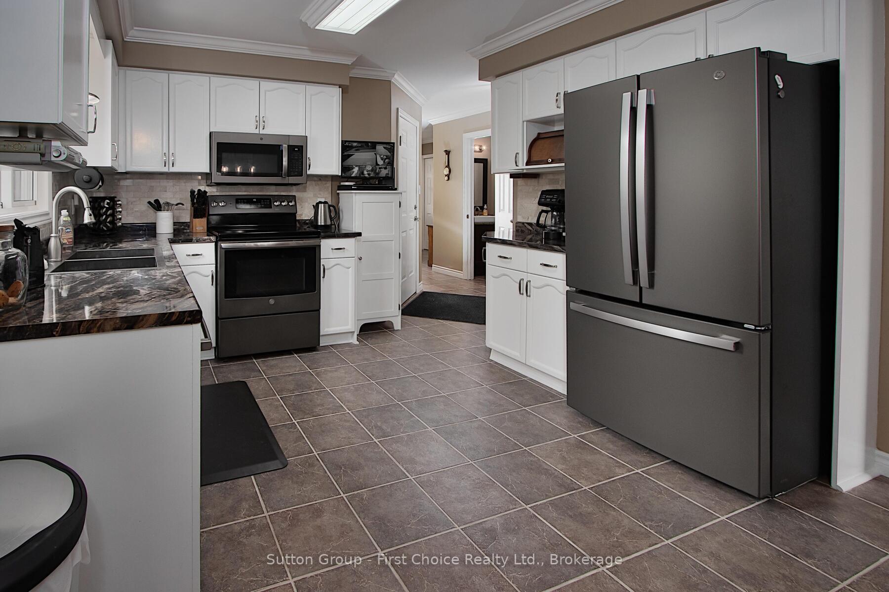 Photo 7 of 186 Waterloo Street W, South Huron, Exeter — HOMEH