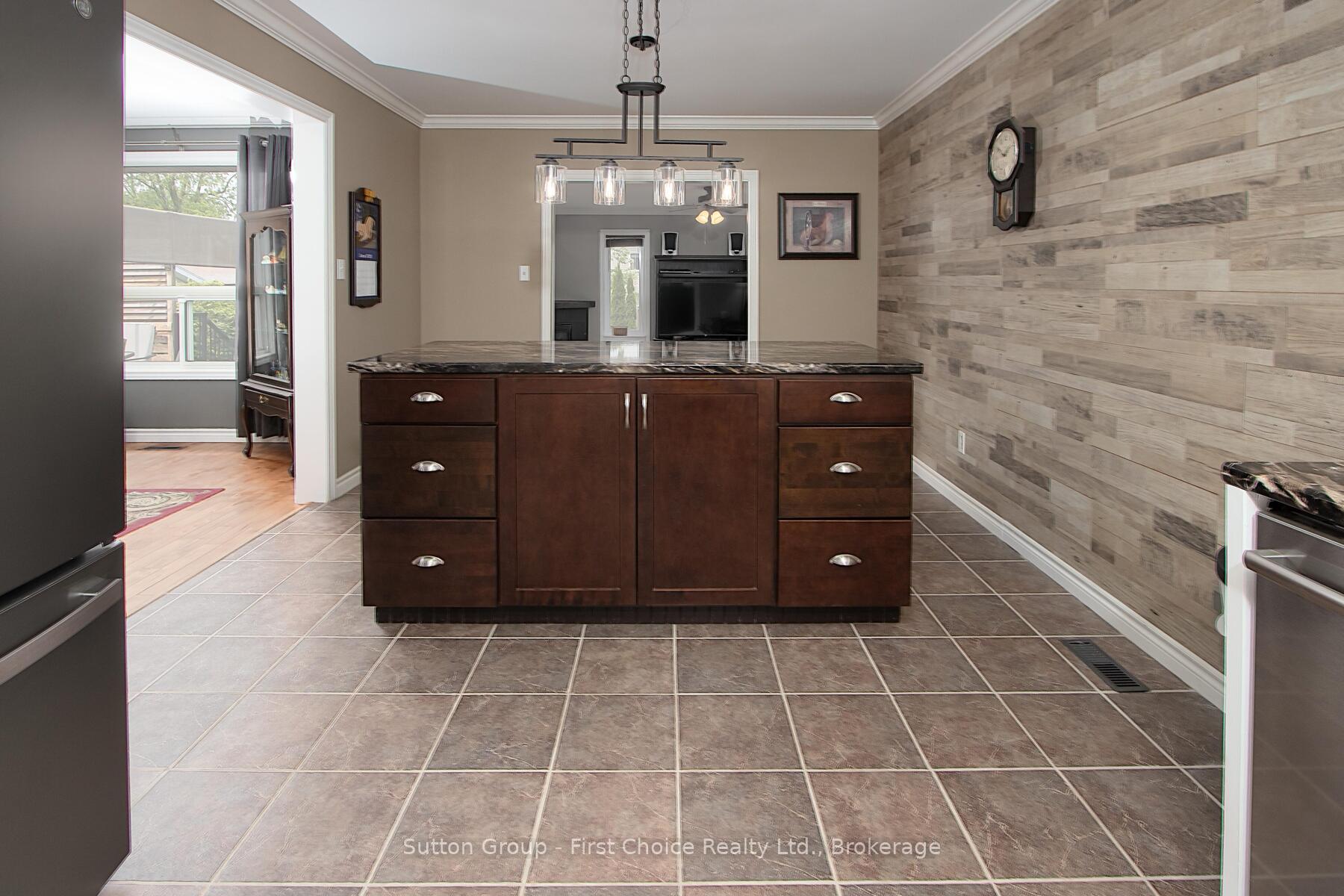 Photo 9 of 186 Waterloo Street W, South Huron, Exeter — HOMEH