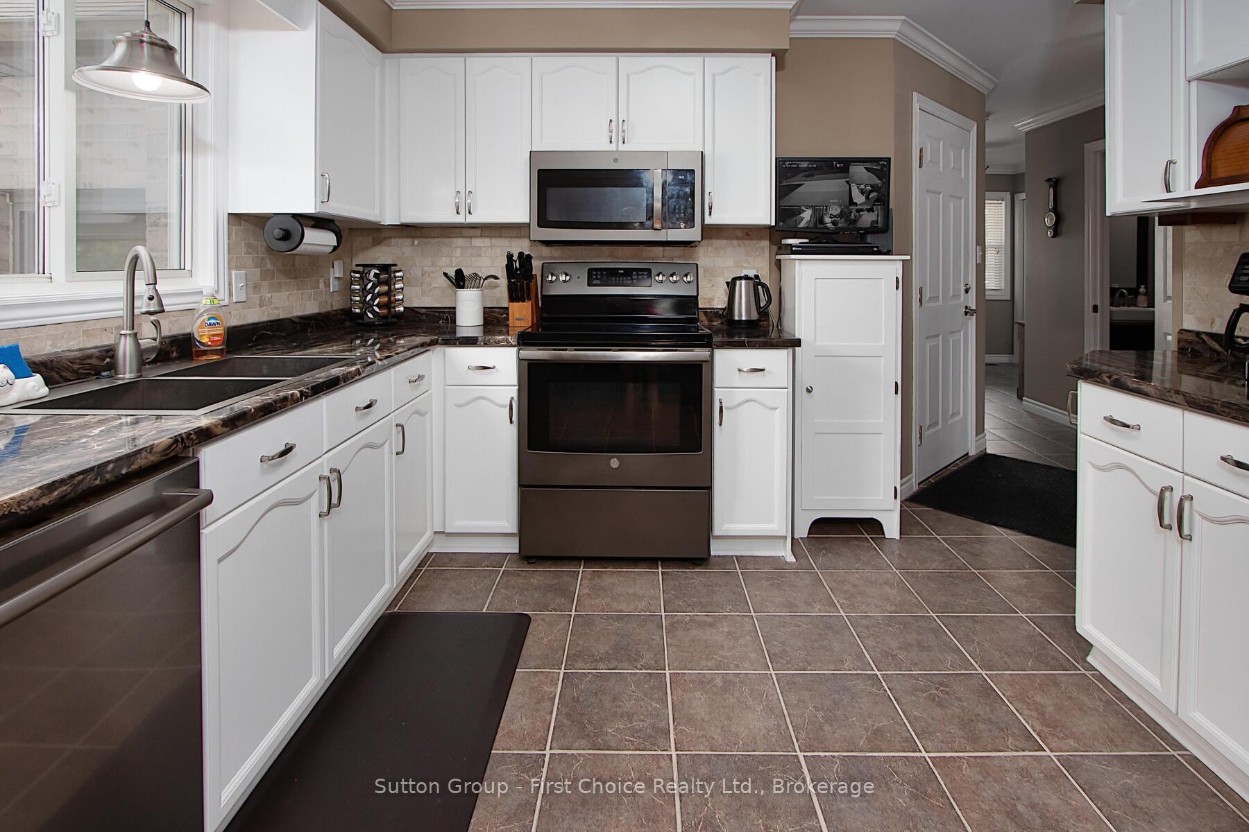 Photo 11 of 186 Waterloo Street W, South Huron, Exeter — HOMEH