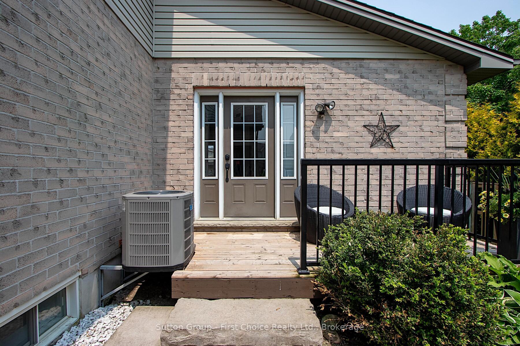 Photo 30 of 186 Waterloo Street W, South Huron, Exeter — HOMEH