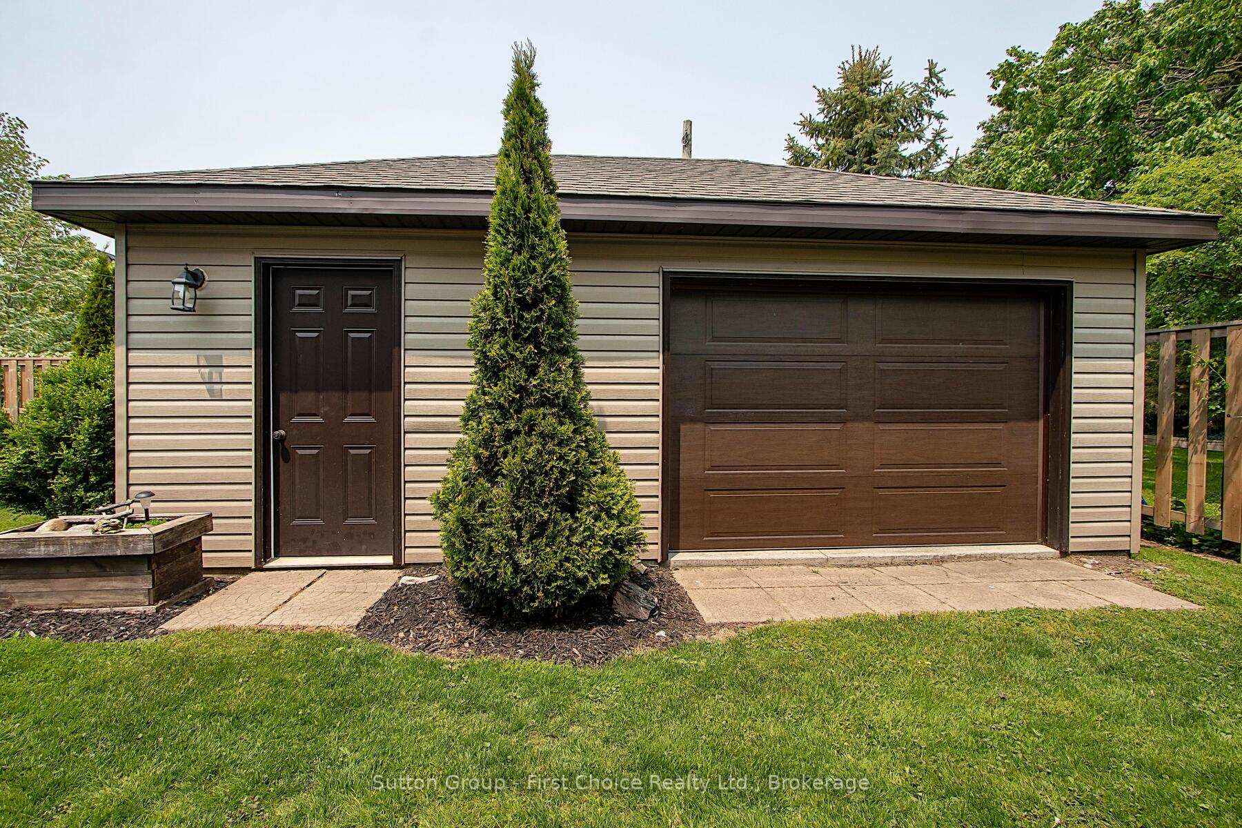 Photo 37 of 186 Waterloo Street W, South Huron, Exeter — HOMEH