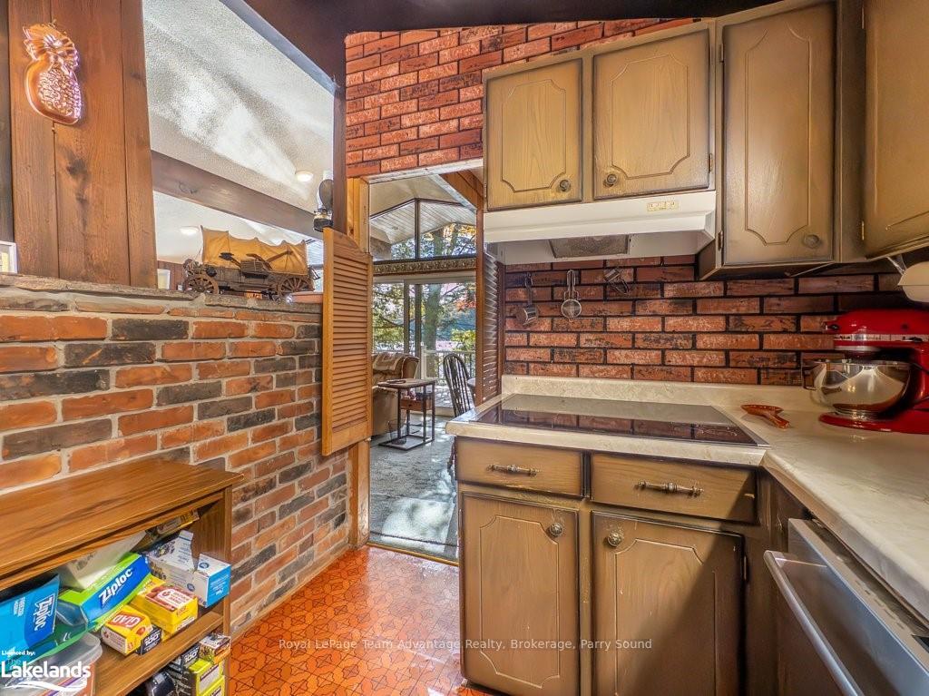 Photo 19 of 399 Horseshoe, Seguin — HOMEH