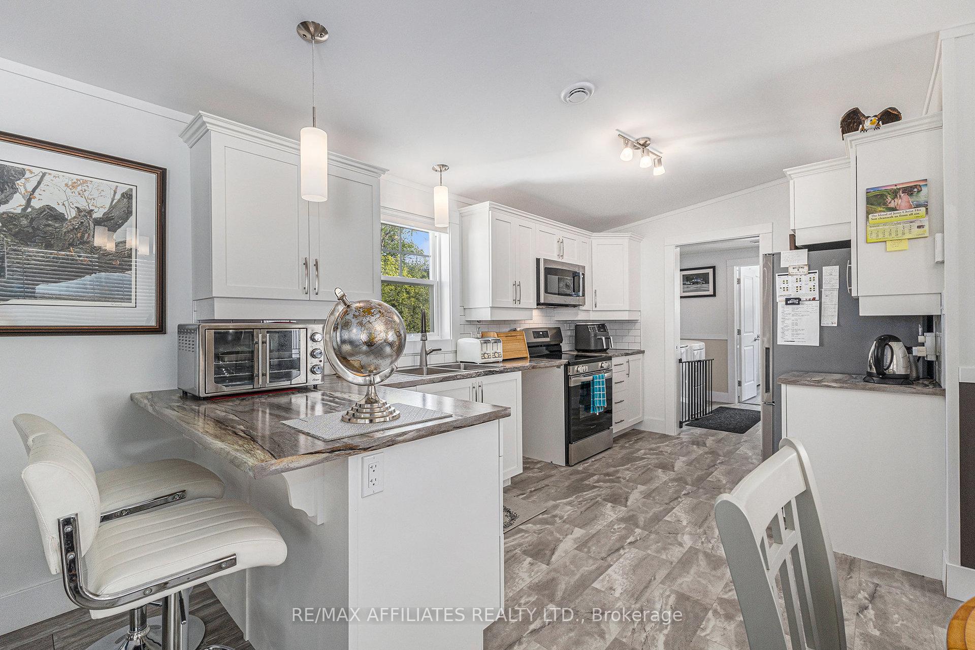 Photo 19 of 36 Second Street, Smiths Falls — HOMEH