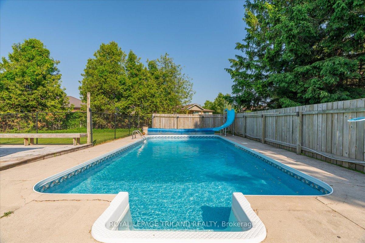 Photo 40 of 21 Sherwood Crescent, South Huron, Exeter — HOMEH