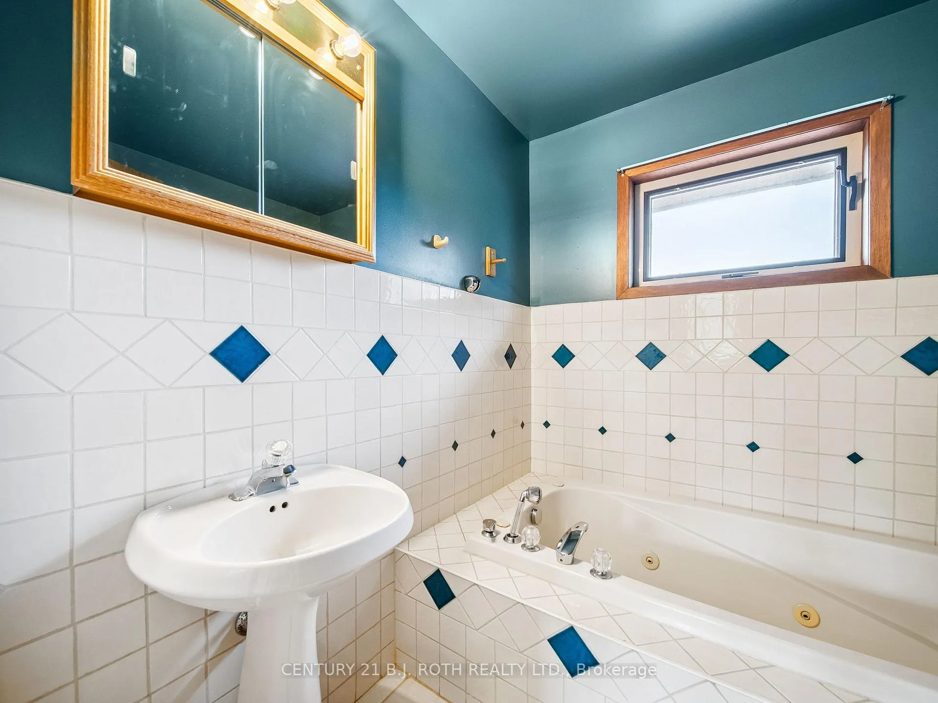 Photo 16 of 1415 Cunningham Crescent, Severn, Rural Severn — HOMEH