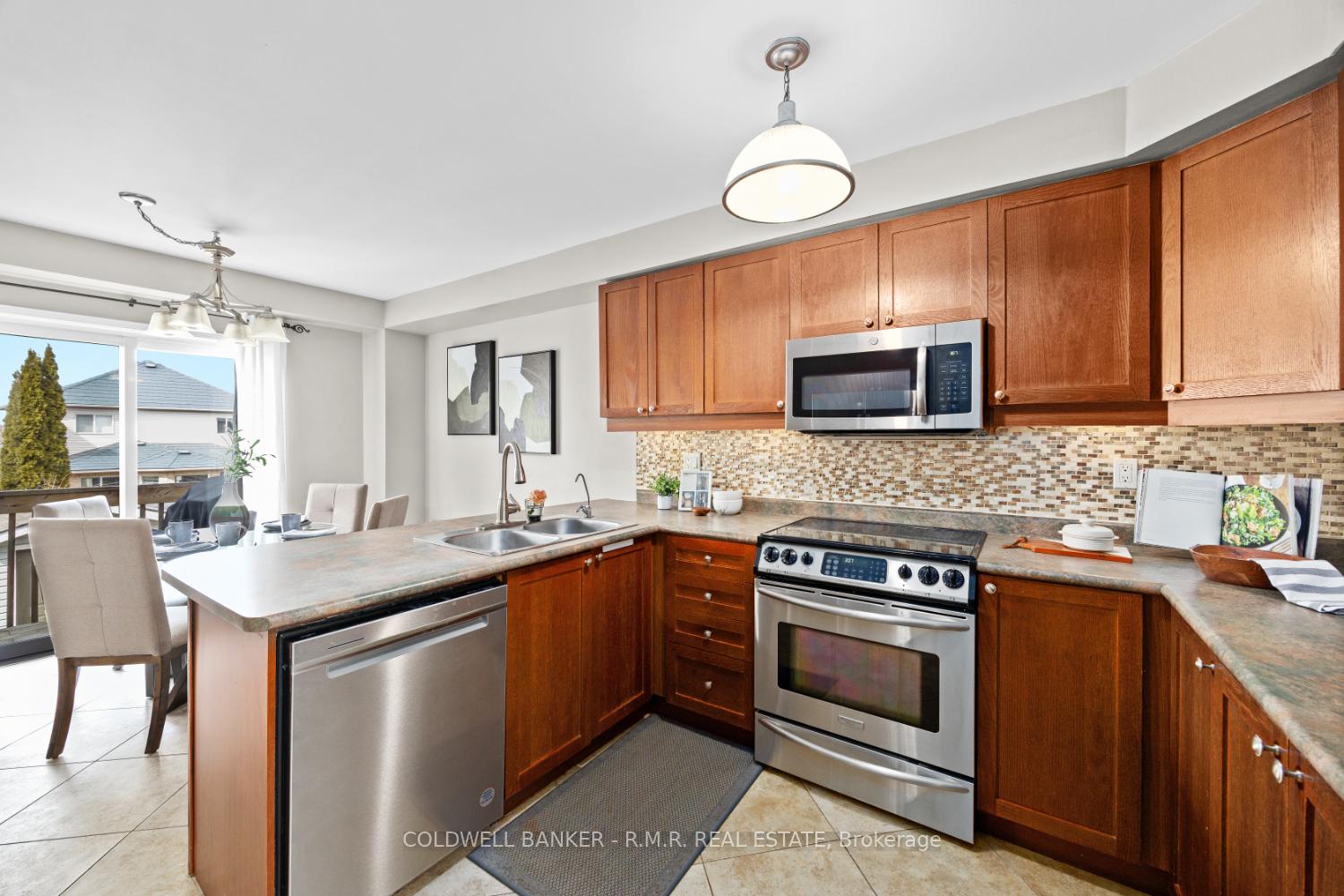 Photo 8 of 33 Winchurch Drive, Scugog, Port Perry — HOMEH
