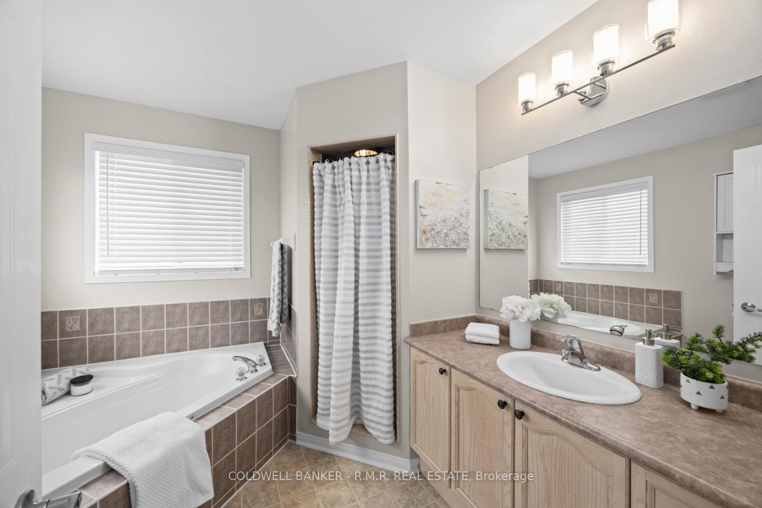 Photo 19 of 33 Winchurch Drive, Scugog, Port Perry — HOMEH