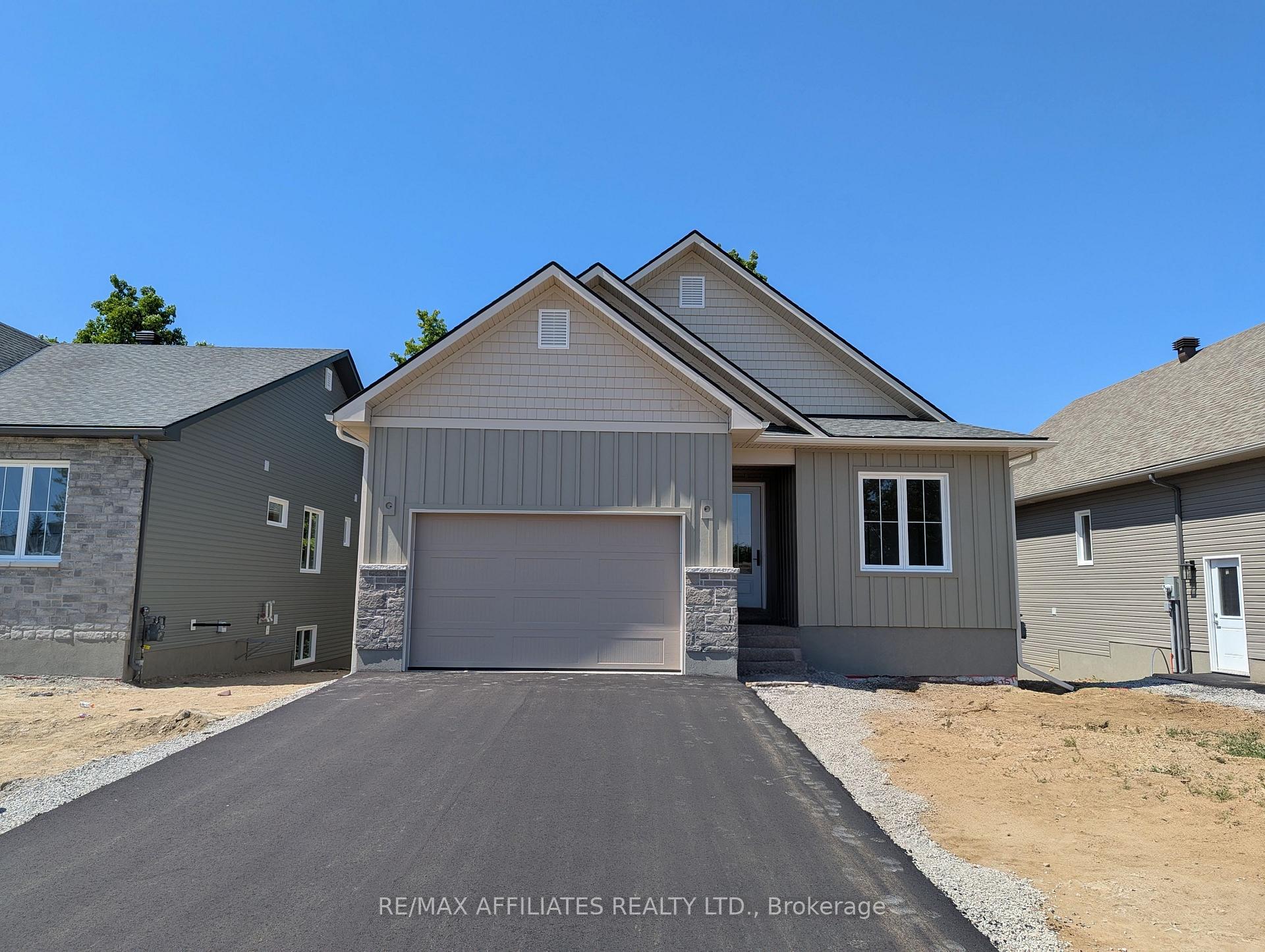 Photo 1 of 97 Rabb Street, Smiths Falls — HOMEH