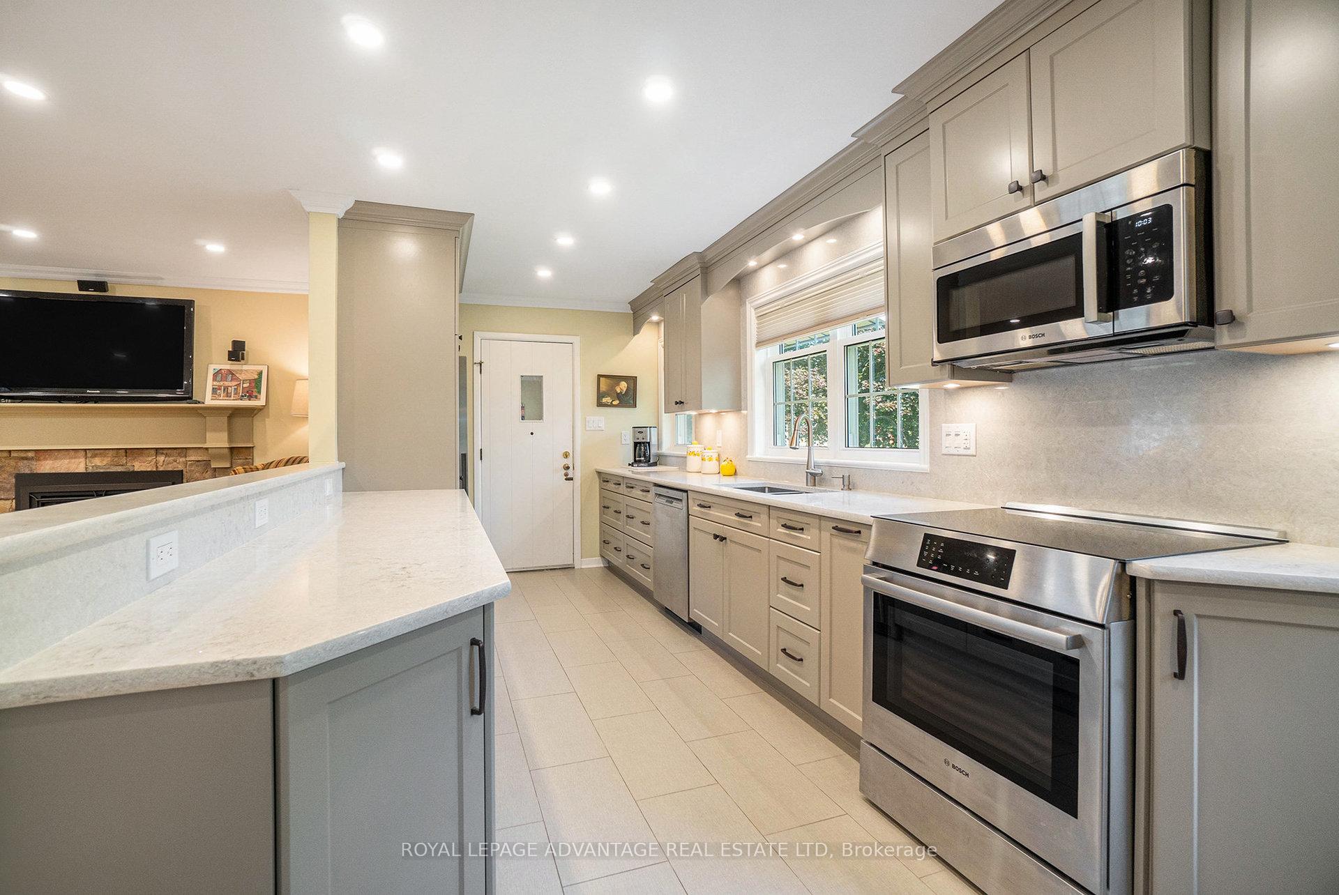 Photo 10 of 3 Florence Street, Smiths Falls — HOMEH