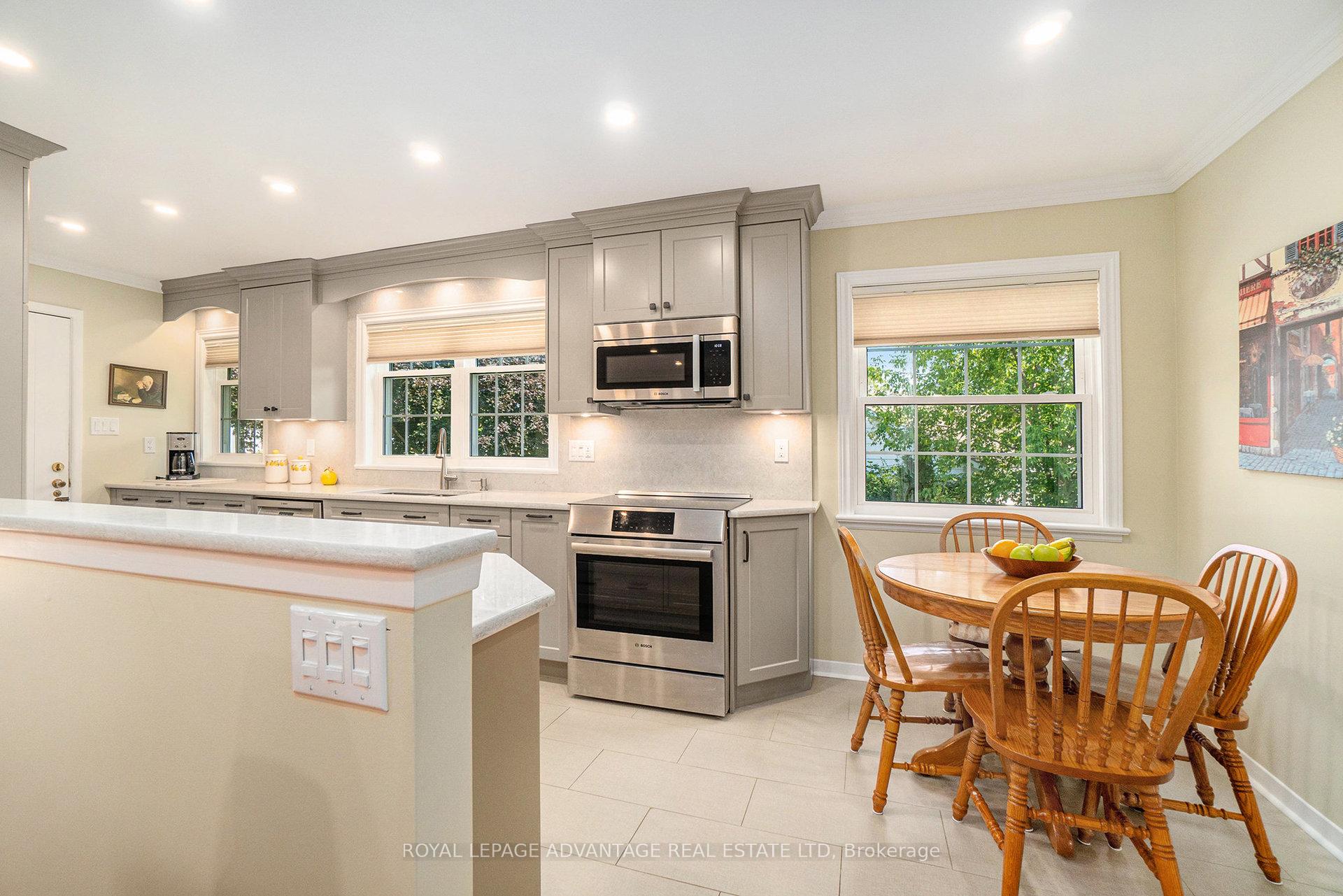 Photo 12 of 3 Florence Street, Smiths Falls — HOMEH