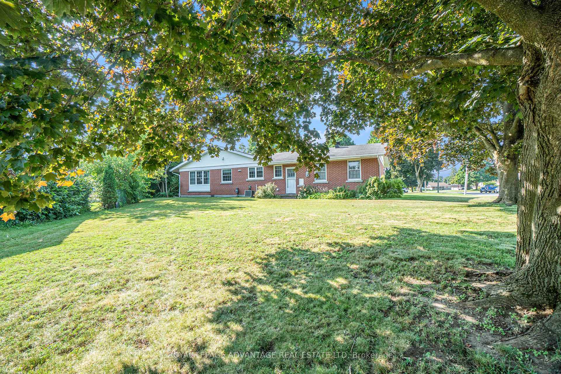 Photo 25 of 3 Florence Street, Smiths Falls — HOMEH
