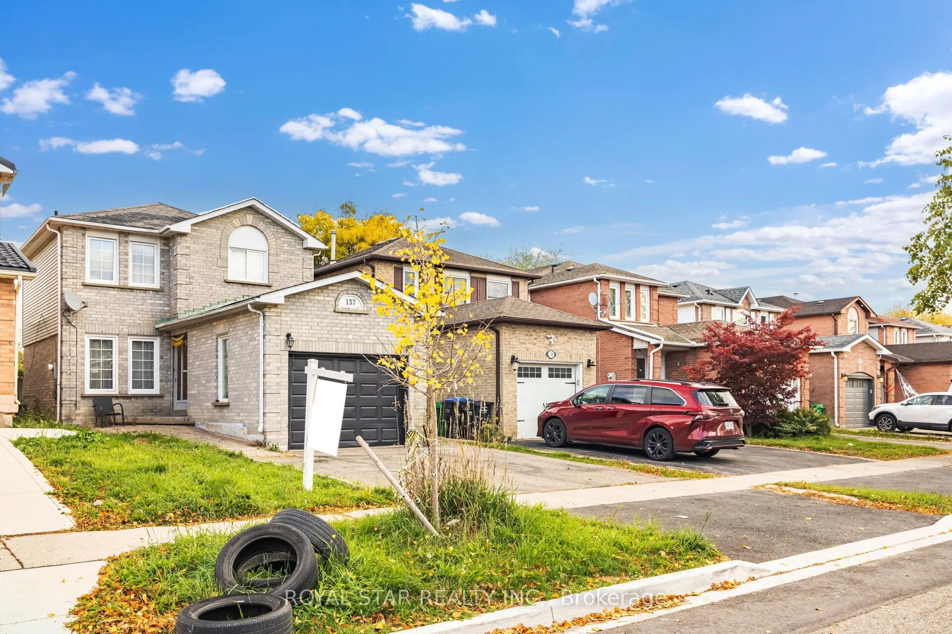 Photo 8 of 137 Ecclestone Drive, Brampton, Brampton West — HOMEH