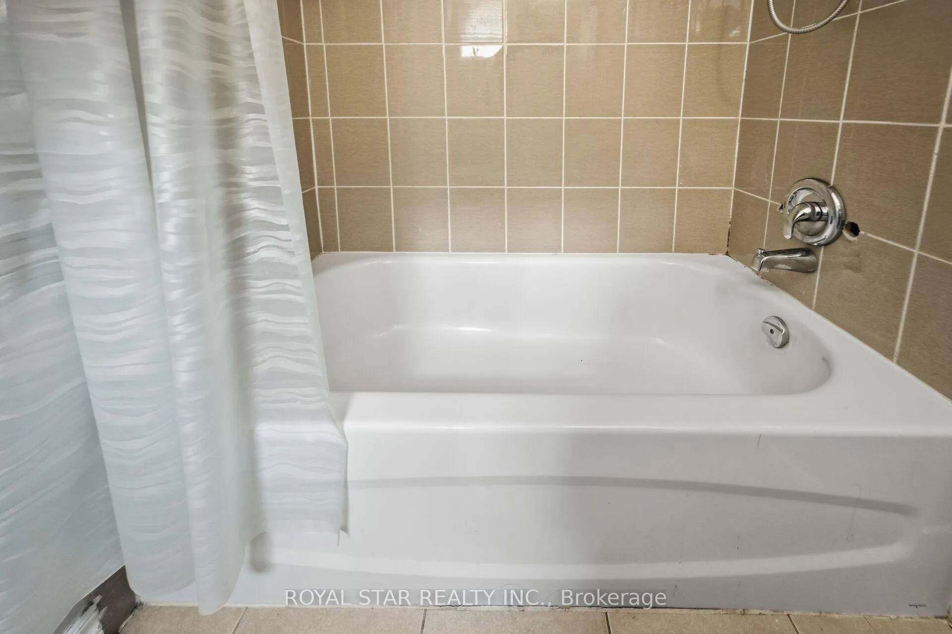 Photo 78 of 137 Ecclestone Drive, Brampton, Brampton West — HOMEH
