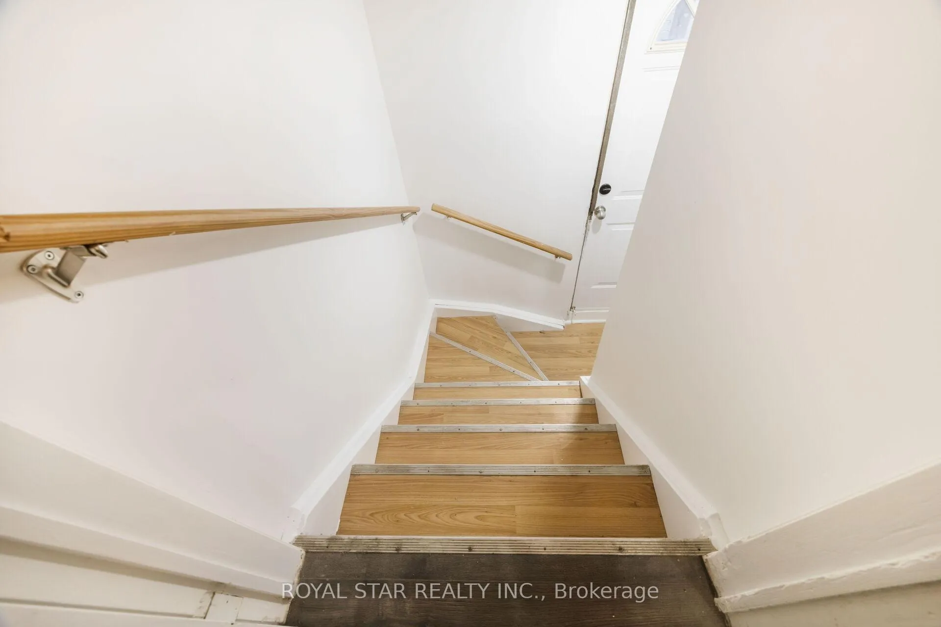 Photo 104 of 137 Ecclestone Drive, Brampton, Brampton West — HOMEH