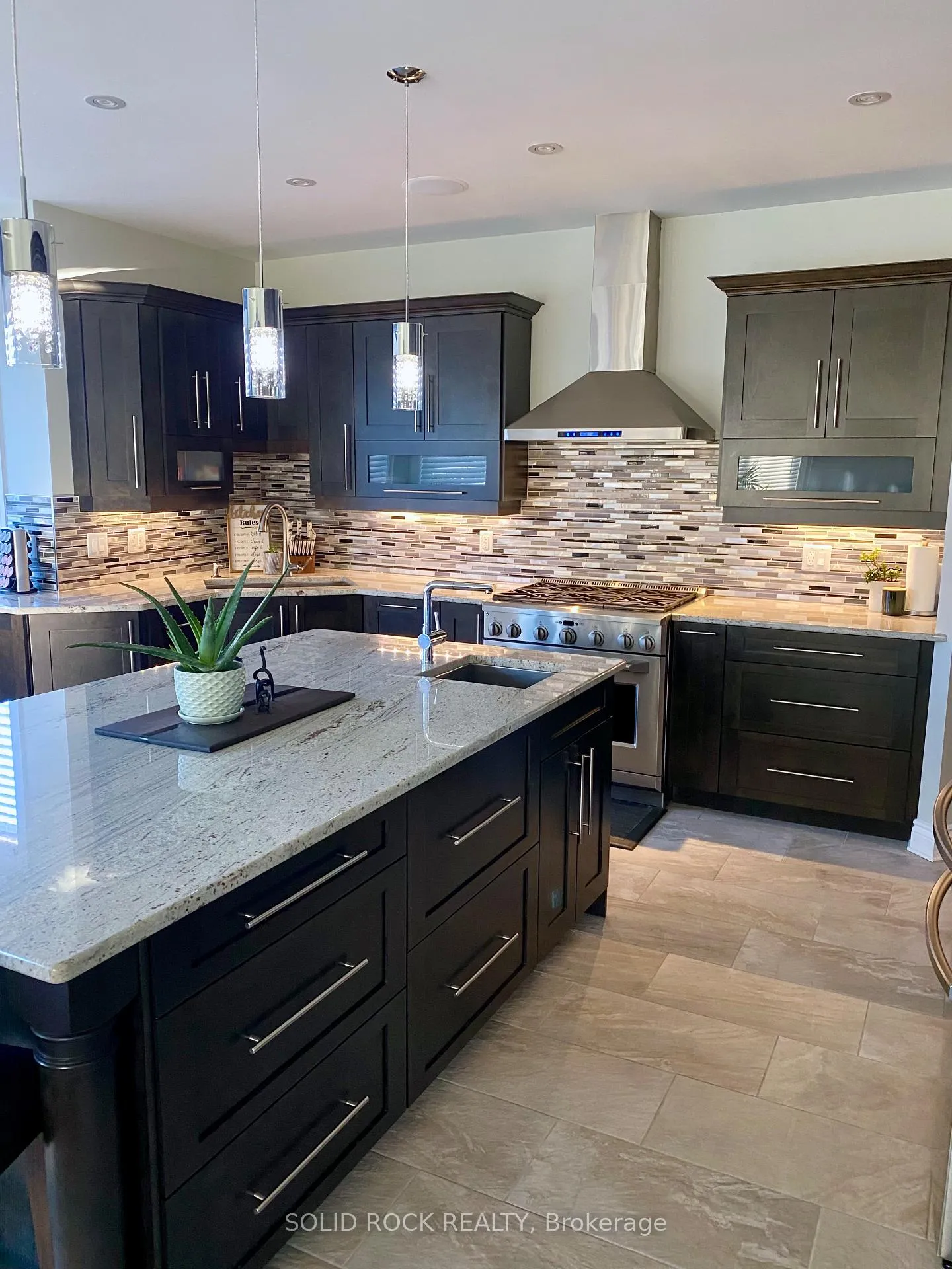 Photo 11 of 246 Lera Street, Smiths Falls — HOMEH