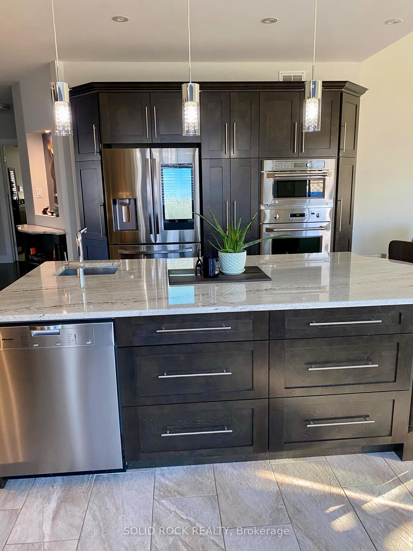 Photo 15 of 246 Lera Street, Smiths Falls — HOMEH