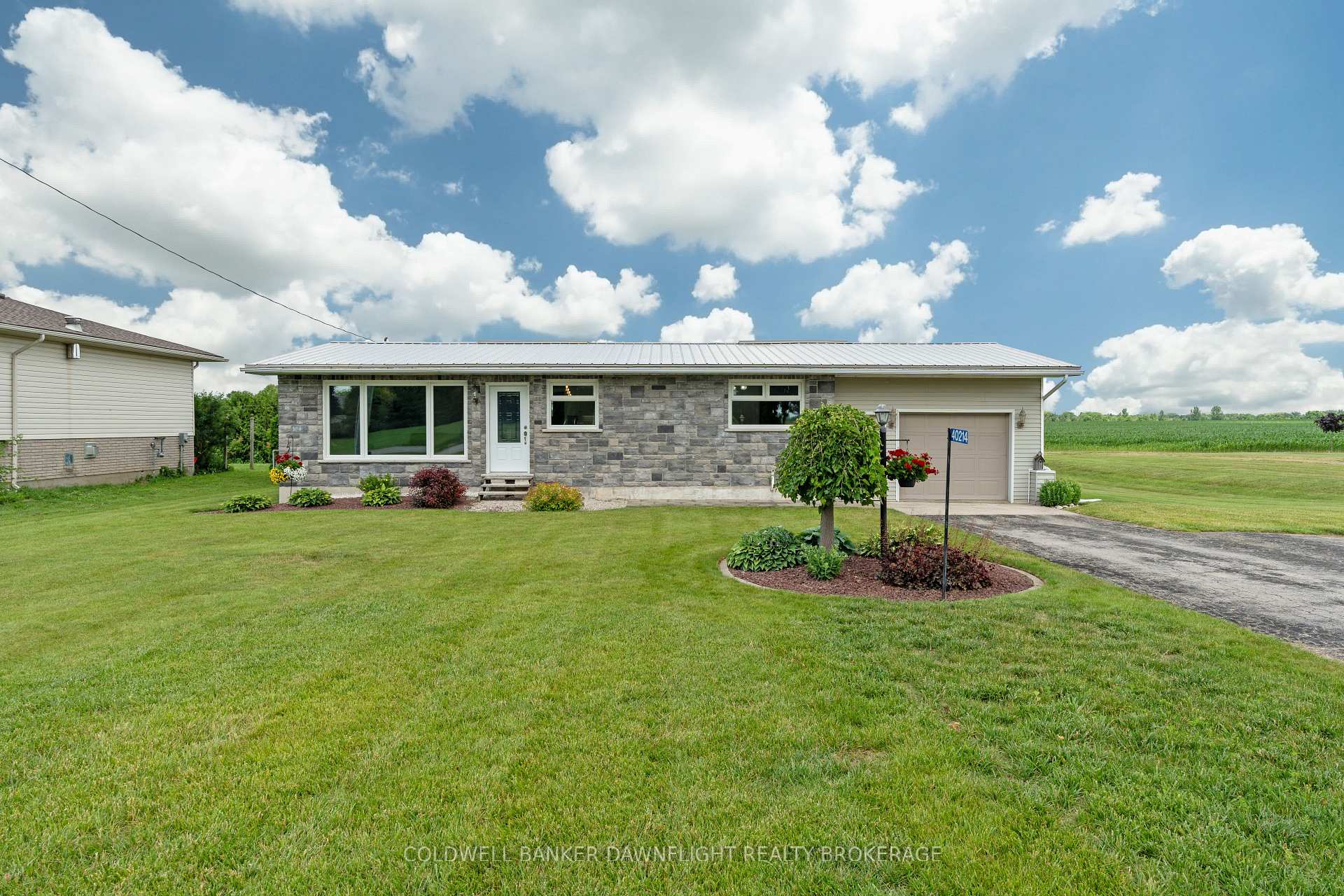 Photo 2 of 40214 Huron Street E, South Huron, Exeter — HOMEH