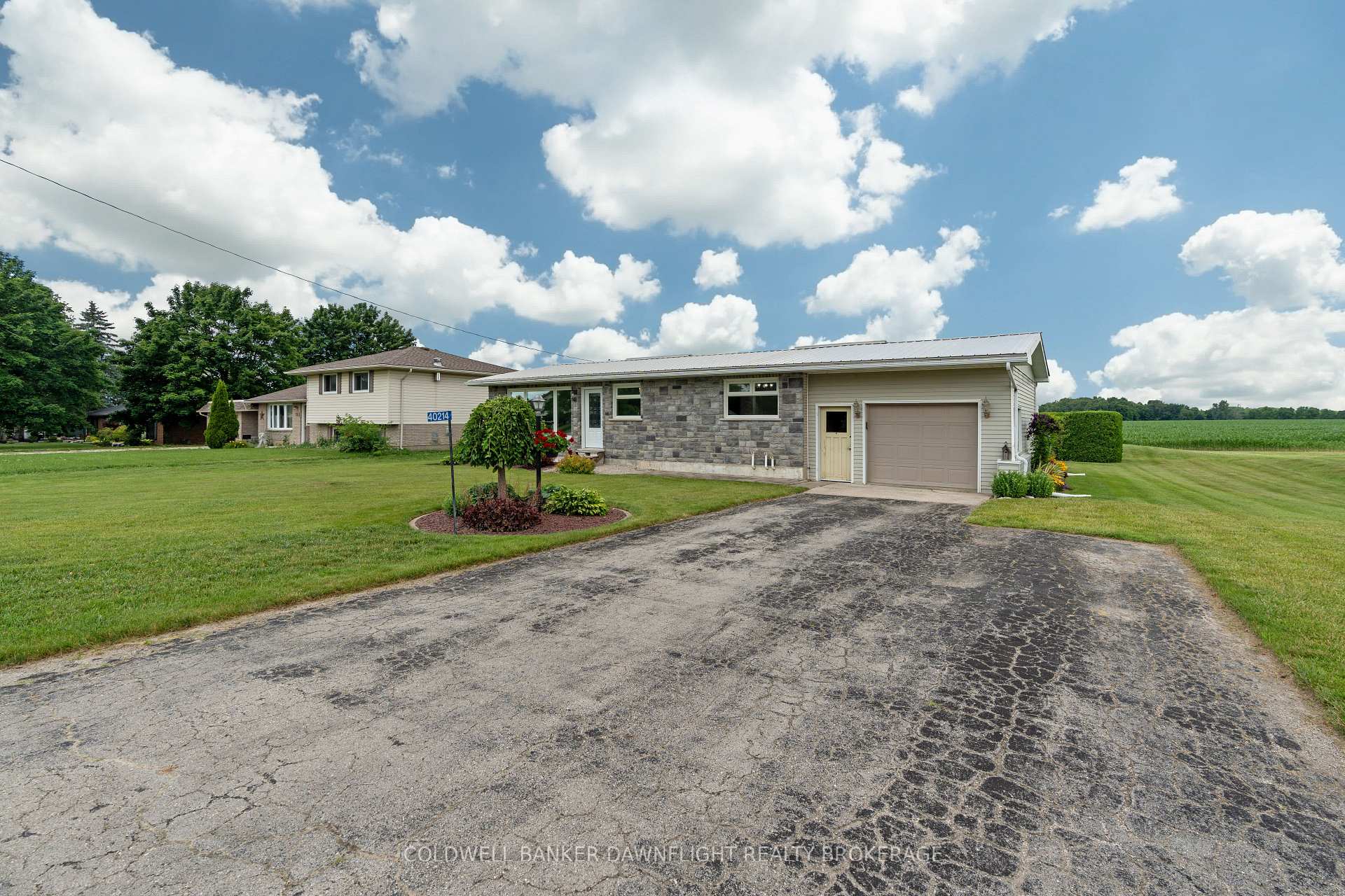 Photo 3 of 40214 Huron Street E, South Huron, Exeter — HOMEH