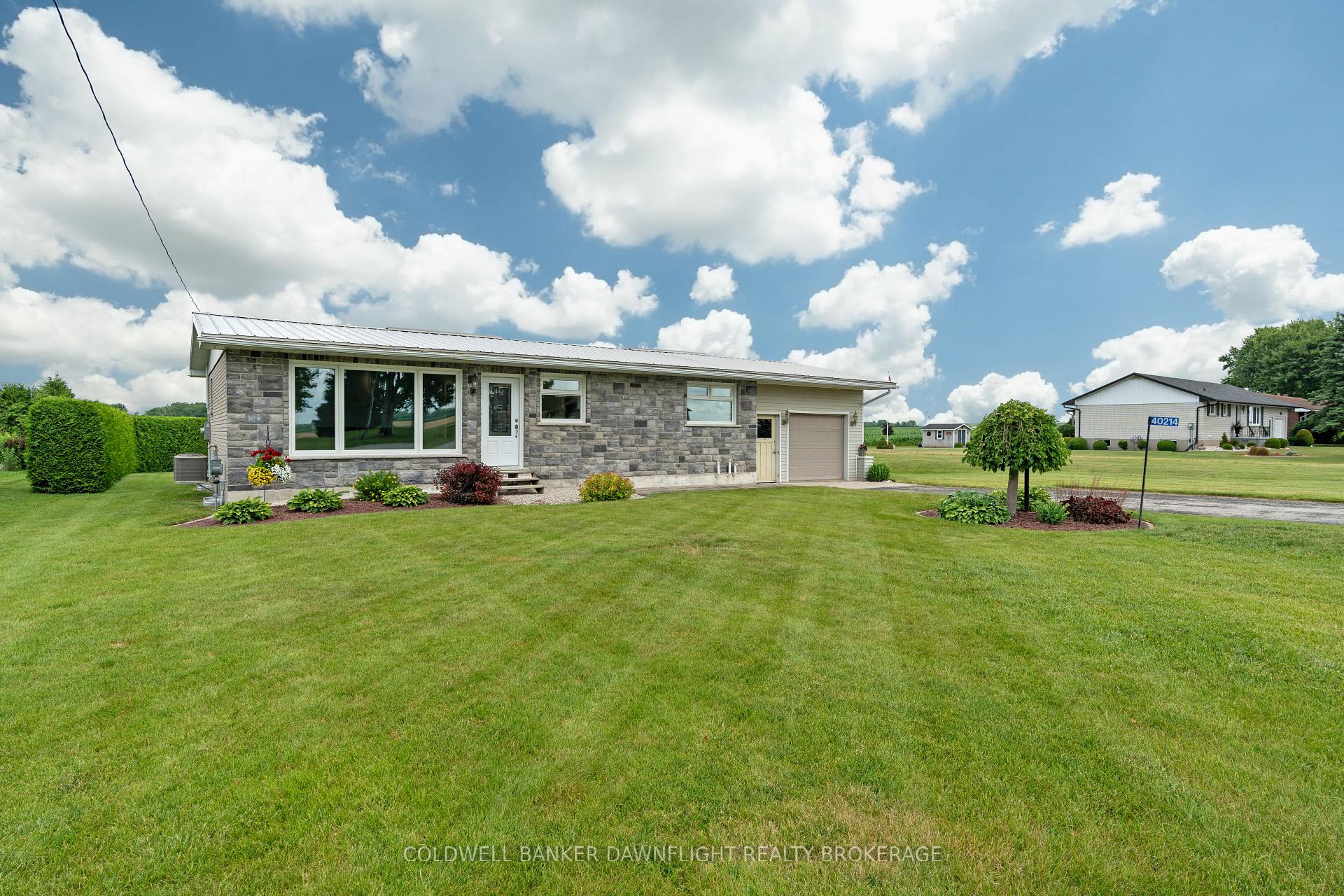 Photo 4 of 40214 Huron Street E, South Huron, Exeter — HOMEH