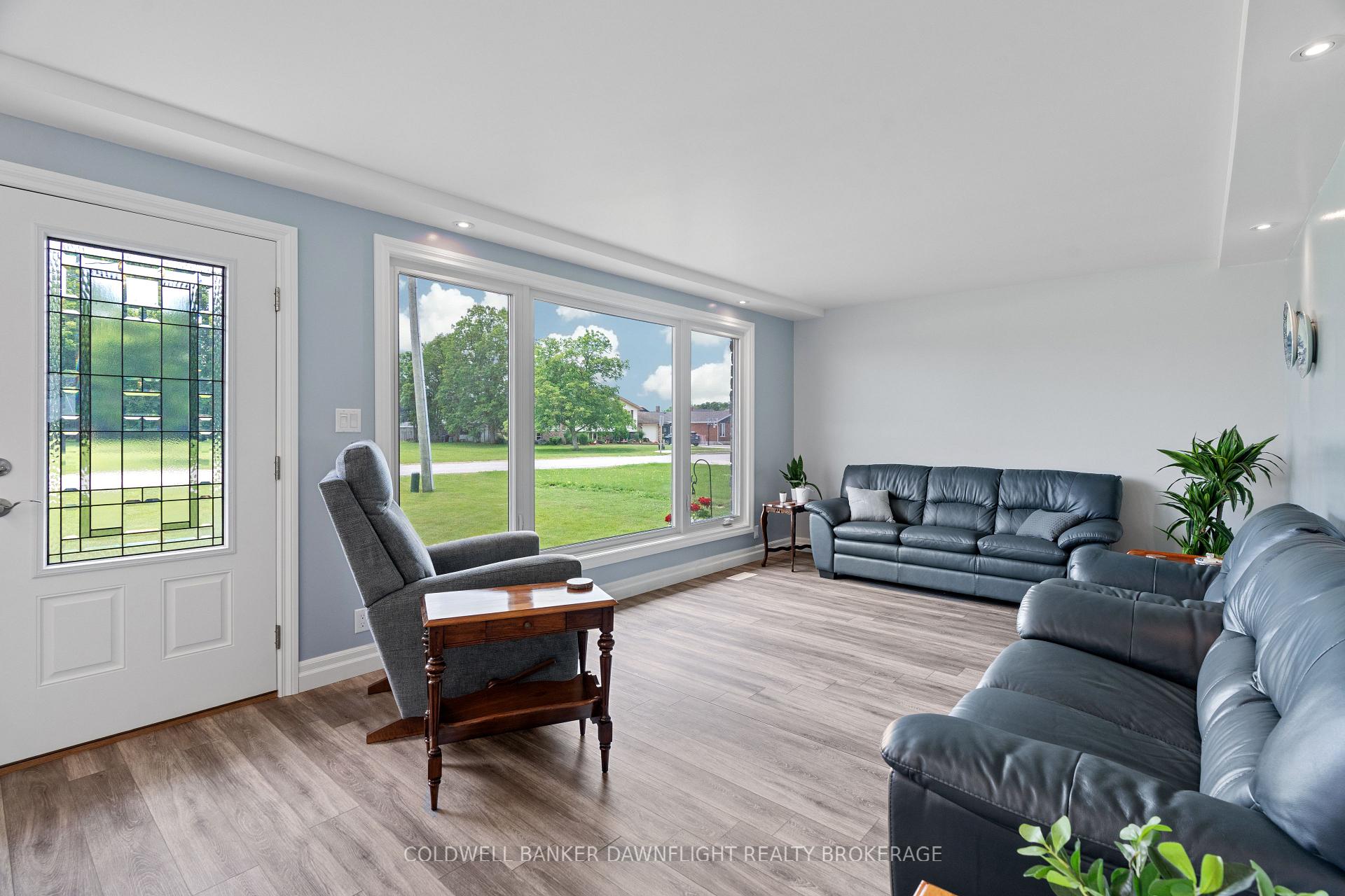 Photo 6 of 40214 Huron Street E, South Huron, Exeter — HOMEH