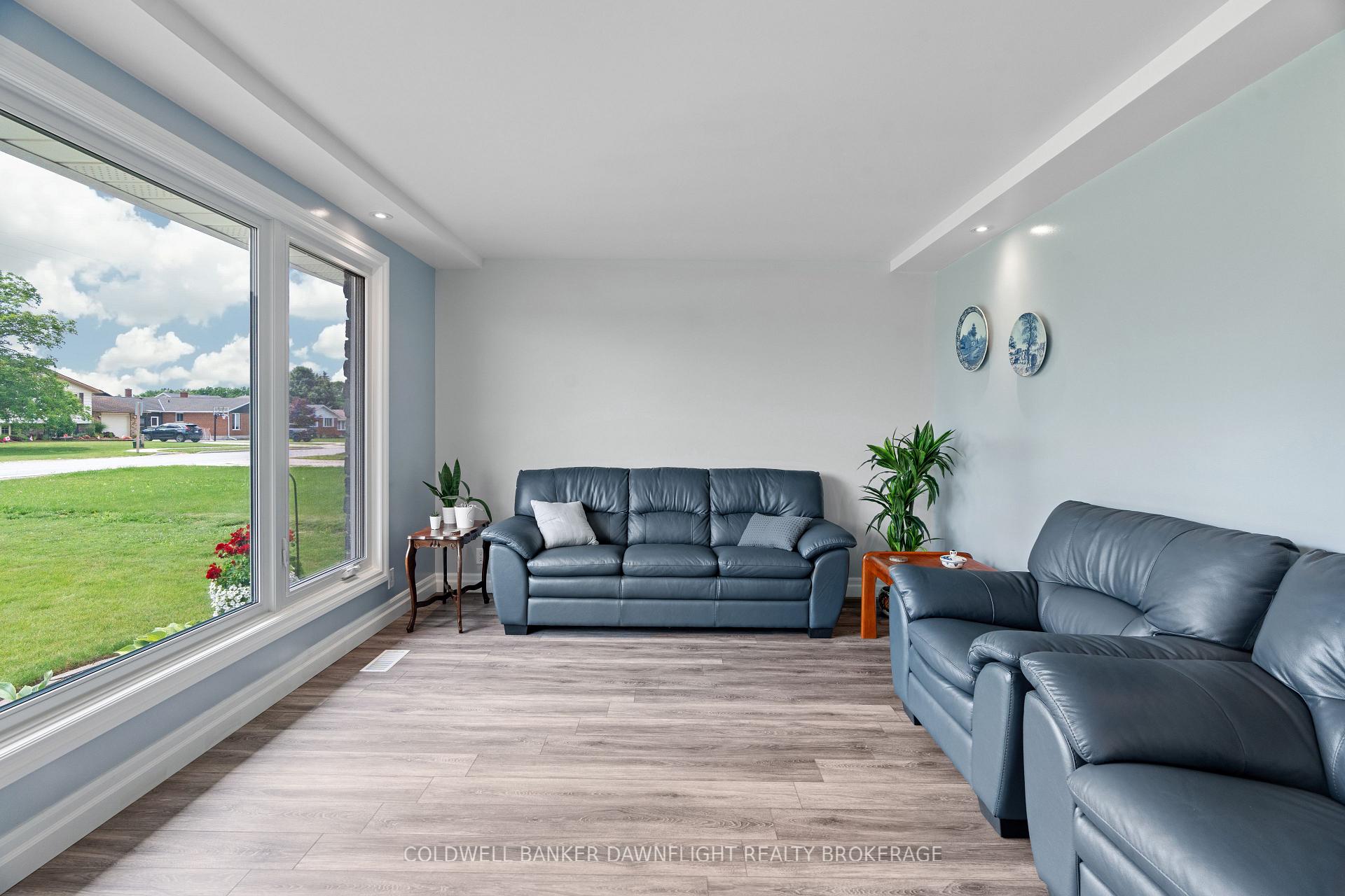 Photo 8 of 40214 Huron Street E, South Huron, Exeter — HOMEH