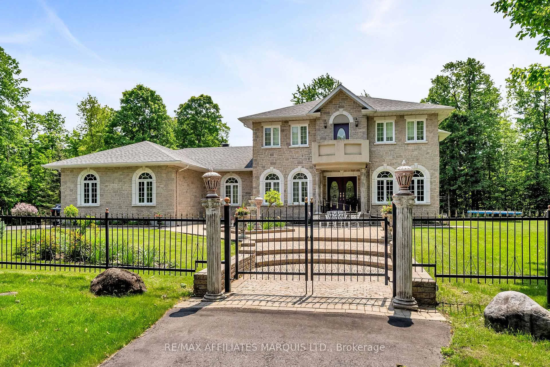 Front of 16935 Beaver Dam Drive