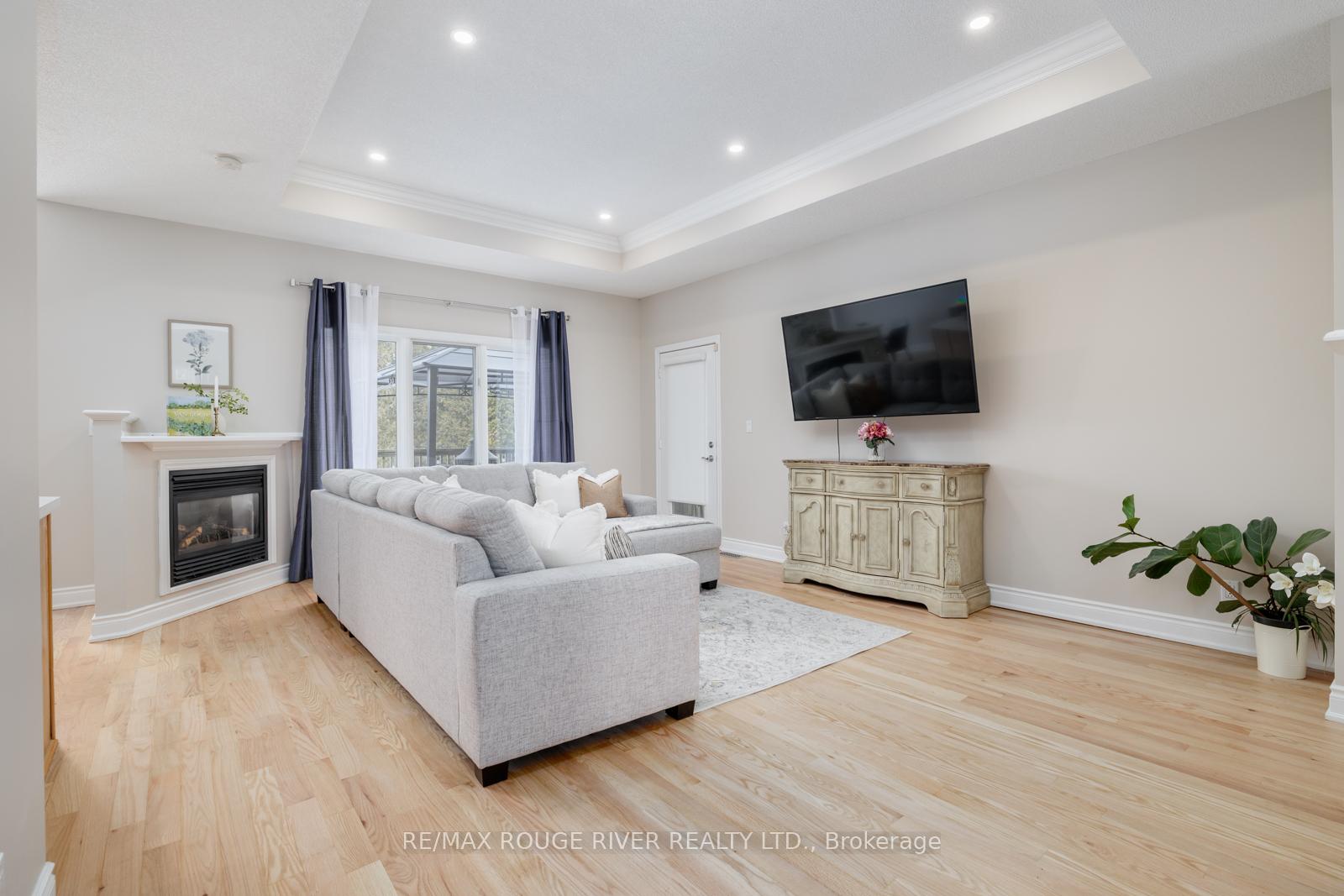 Photo 7 of 11 Mikelen Drive, Scugog, Port Perry — HOMEH