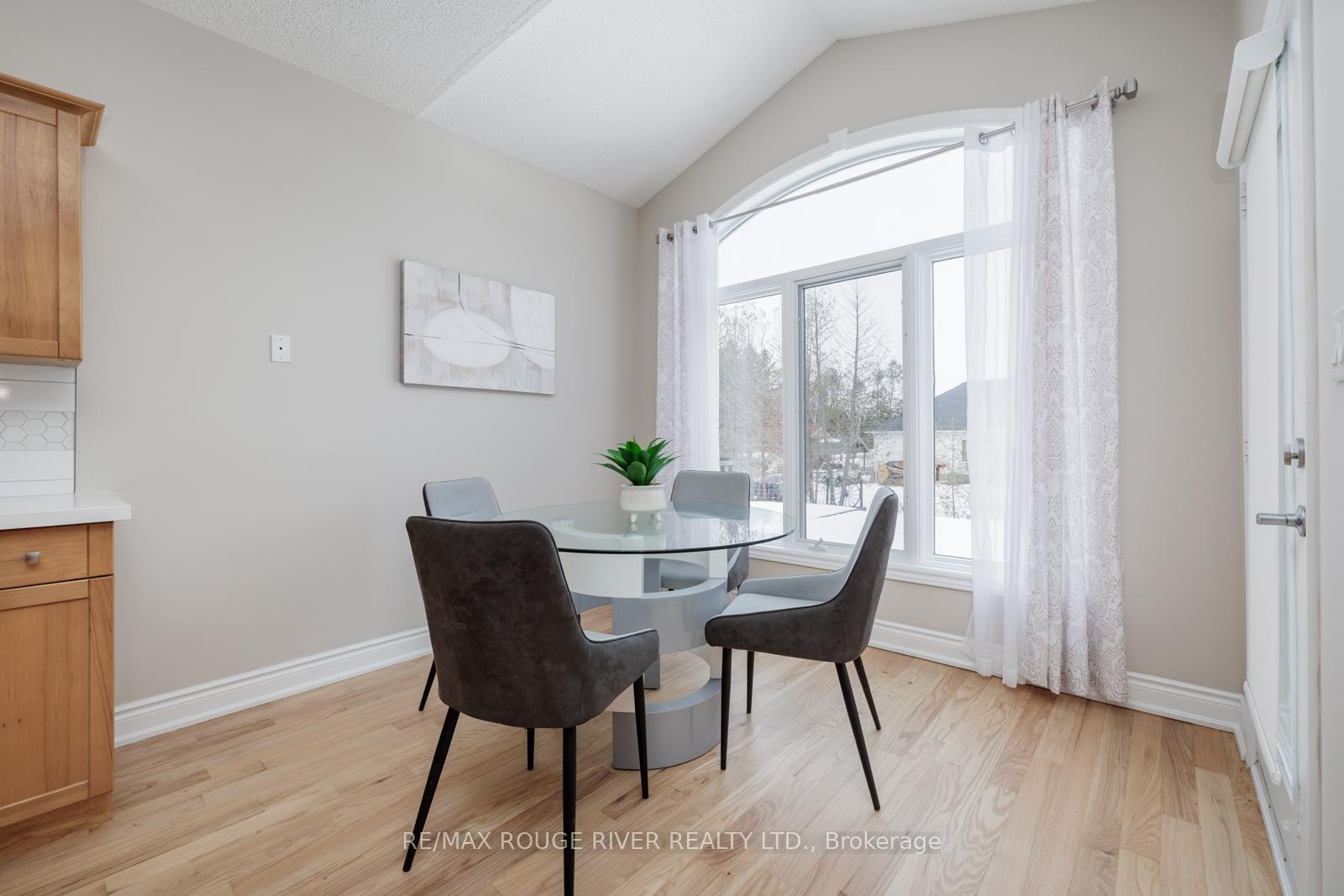Photo 13 of 11 Mikelen Drive, Scugog, Port Perry — HOMEH