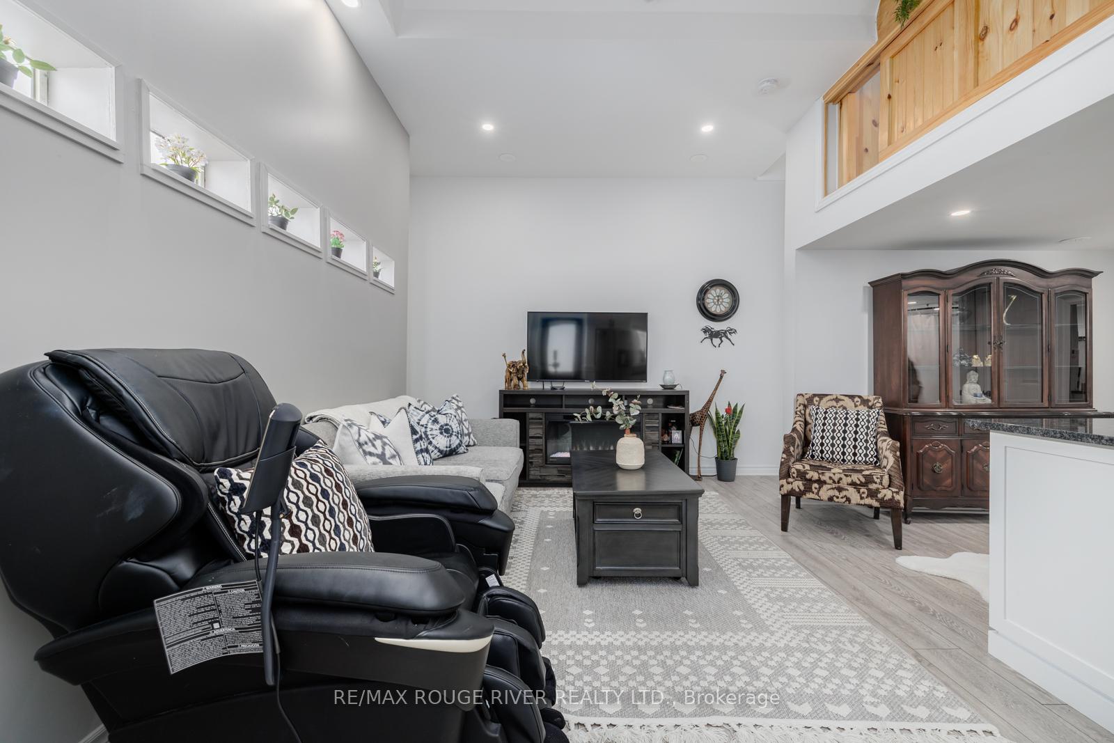Photo 34 of 11 Mikelen Drive, Scugog, Port Perry — HOMEH