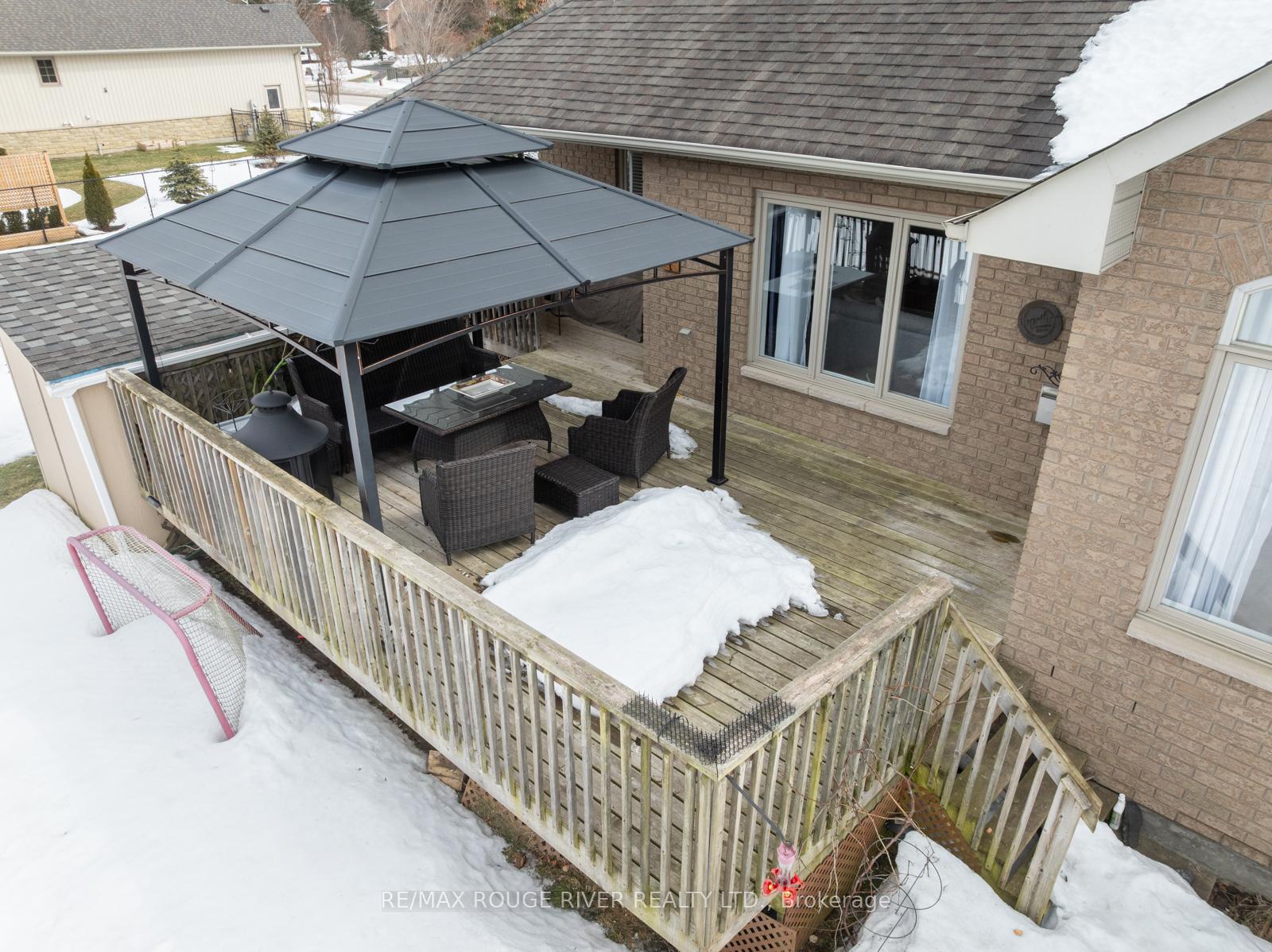 Photo 46 of 11 Mikelen Drive, Scugog, Port Perry — HOMEH