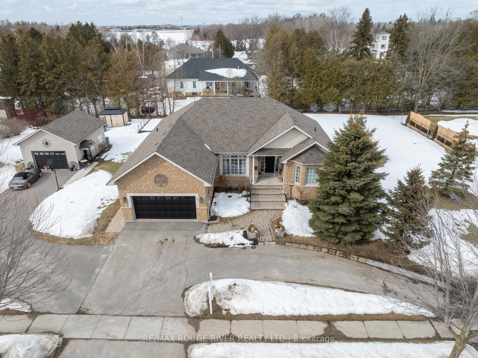 Photo 47 of 11 Mikelen Drive, Scugog, Port Perry — HOMEH