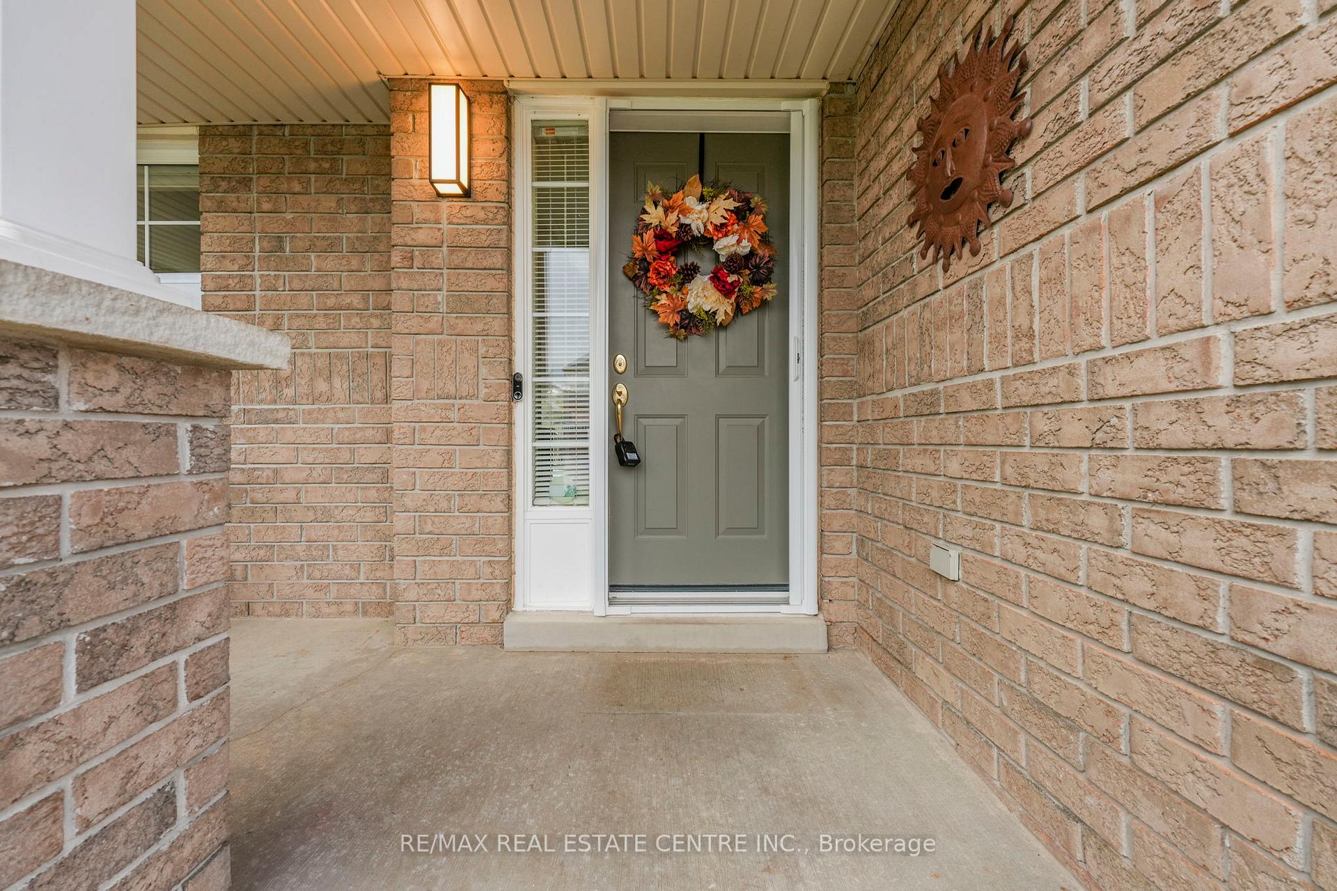 Photo 3 of 813 Greenwood Crescent, Shelburne — HOMEH